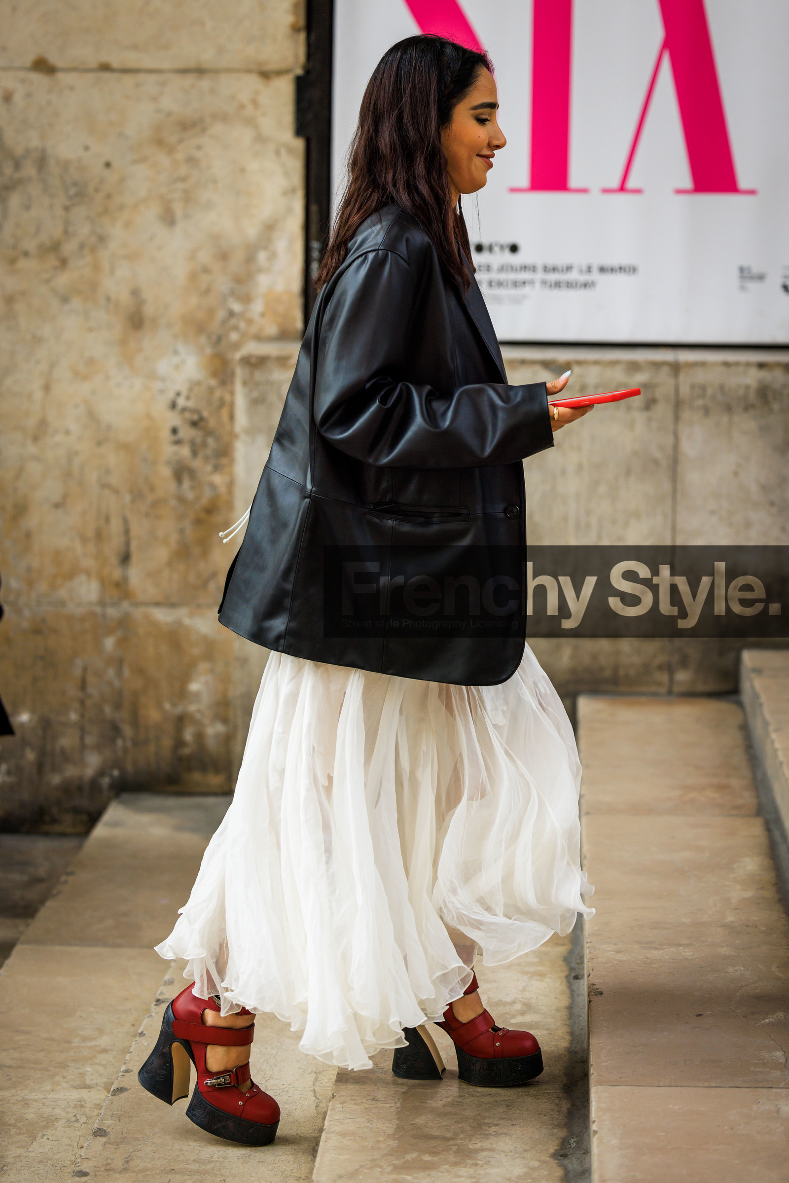 platform shoes, red shoes, viviennewestwood heels, flared skirt, ruffle skirt, white skirt, black blazer, leather blazer, fashion week, frenchystyle, FW, jonathan paciullo, street style, AUTUMN WINTER 2022-2023, FALL WINTER 2022_2023, FW 22-23, PFW, PARIS, vertical, full length