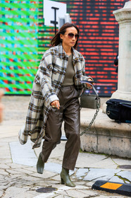 elizabeth von der goltz, isabel marant coat, checked coat, long coat, white coat, brown coat, kaki coat, kaki t-shirt, kaki leather bag, kaki leather boots, grey leather pants, chain strap bag, animal skin bag, box bag, aviator sunglasses, smoked sunglasses, diamond earrings, squared toed shoes, fashion week, frenchystyle, FW, jonathan paciullo, street style, PFW, PARIS, SPRING SUMMER 2020, SS 20, horizontal, full length