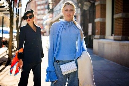 pastel blue ruffles shirt, chanel mini bag, baggy jeans, black beret, black blazer, multicolor scarf, black sun glasses, fashion week, frenchystyle, FW, jonathan paciullo, street style, NYFW, NEW YORK, AUTUMN WINTER 2022-2023, FALL WINTER 2022_2023, FW 22-23, atmosphere details, horizontal