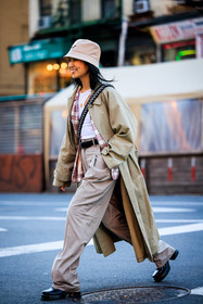 kaki trench coat, grey baggy trousers, black, beige prada bucket hat, cut out white top, red and white plaid shirt, fashion week, frenchystyle, FW, jonathan paciullo, street style, NYFW, NEW YORK, AUTUMN WINTER 2022-2023, FALL WINTER 2022_2023, FW 22-23, vertical, full length