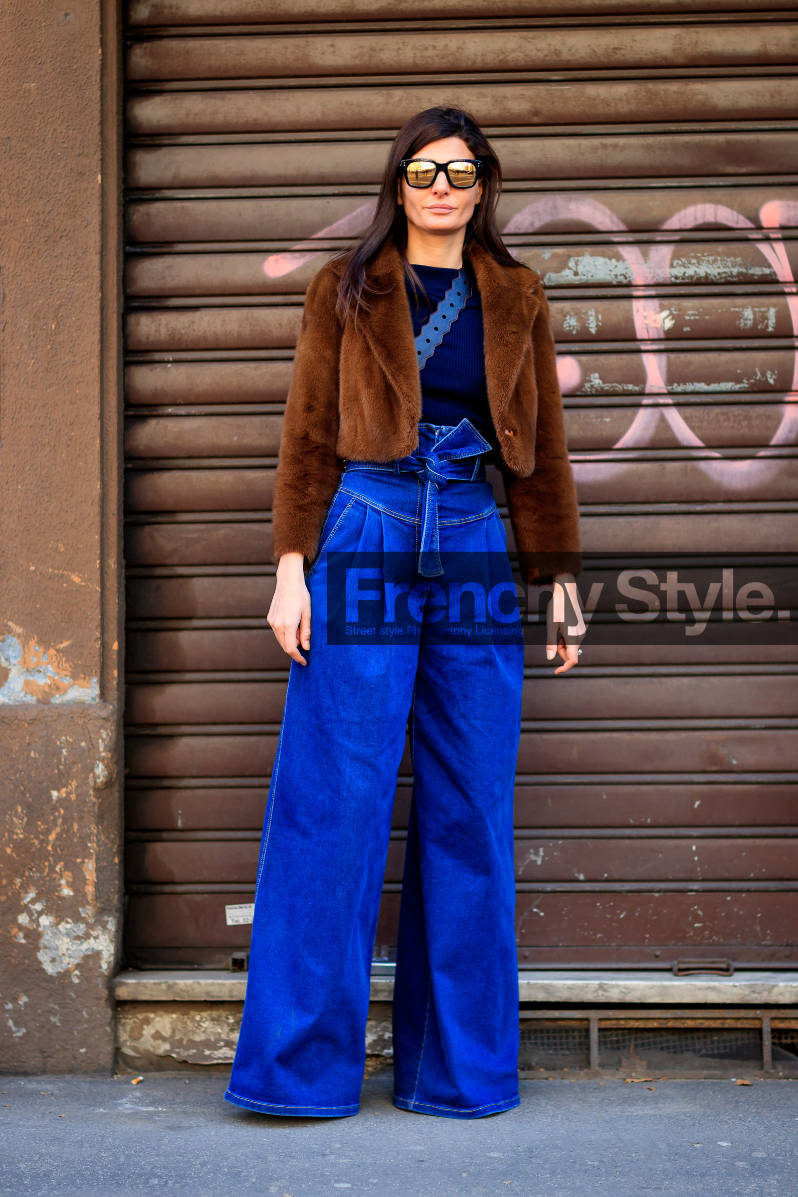 AUTUMN WINTER 2017-2018, AW 17-18, blue denim, brown fur, brown jacket, denim pants, FALL WINTER 2017-2018, fashion week, frenchystyle, full length, fur jacket, FW, FW 17-18, giovanna battaglia, high waist jeans, jeans, jonathan paciullo, MFW, MILAN, street style, sunglasses, trousers, vertical, wide pants