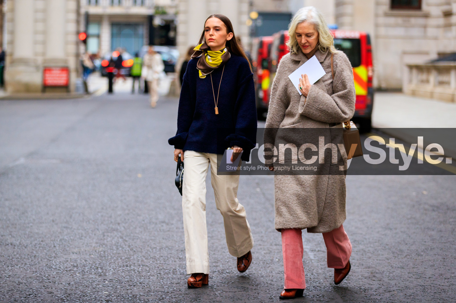 beige bag, beige coat, blue sweater, brown boots, leather bag, leather shoes, necklace, pink pants, red lips, trousers, white pants, yellow scarf, street style, jonathan paciullo, FW, frenchystyle, fashion week, LFW, LONDON, AUTUMN WINTER 2019-2020, AW 19-20, FW 19-20, FALL WINTER 2019-2020, horizontal, atmosphere details, full length