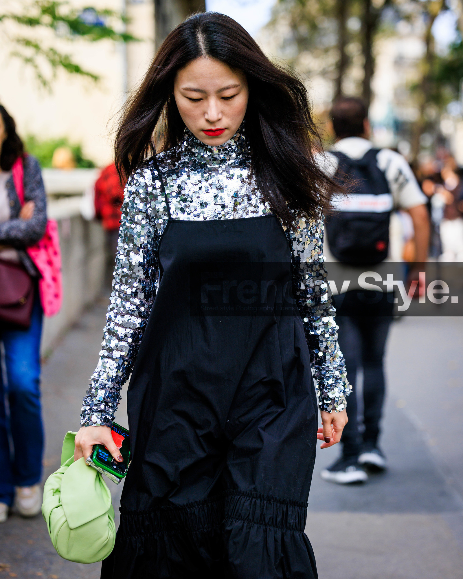 fashion week, frenchystyle, FW, jonathan paciullo, street style, PARIS, PFW, SPRING SUMMER 2024, SS 24, vertical, atmosphere details, detail