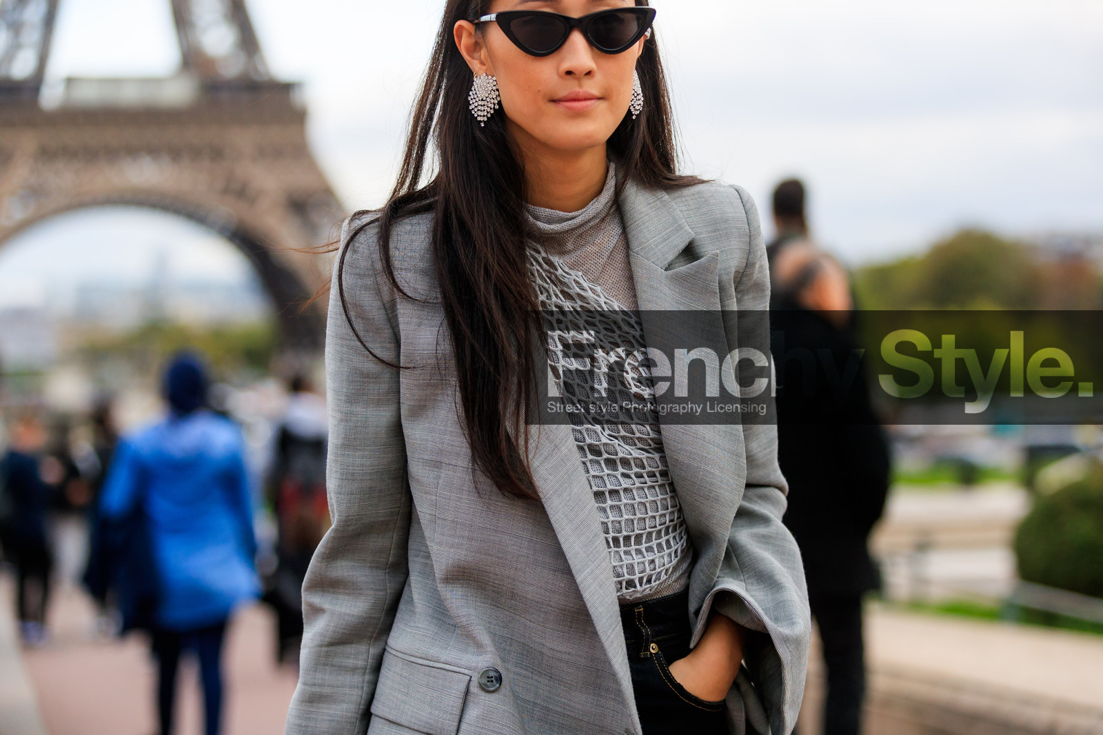 atmosphere details, detail, earrings, fashion week, frenchystyle, FW, graphic jacket, graphic top, grey jacket, grey top, horizontal, jonathan paciullo, PARIS, PFW, printed jacket, printed top, SPRING SUMMER 2018, SS 18, street style, sunglasses, trousers, justine lee