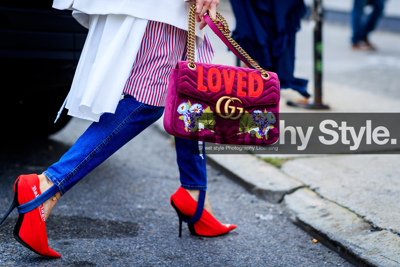 atmosphere details, back detail, balenciaga, blue denim, denim pants, detail, fashion week, floral, flowers, frenchystyle, FW, gucci, high heels, horizontal, jeans, jonathan paciullo, leather bag, leather shoes, NEW YORK, NYFW, printed bag, printed shoes, purple bag, red shoes, SPRING SUMMER 2018, SS 18, street style, trousers, velvet