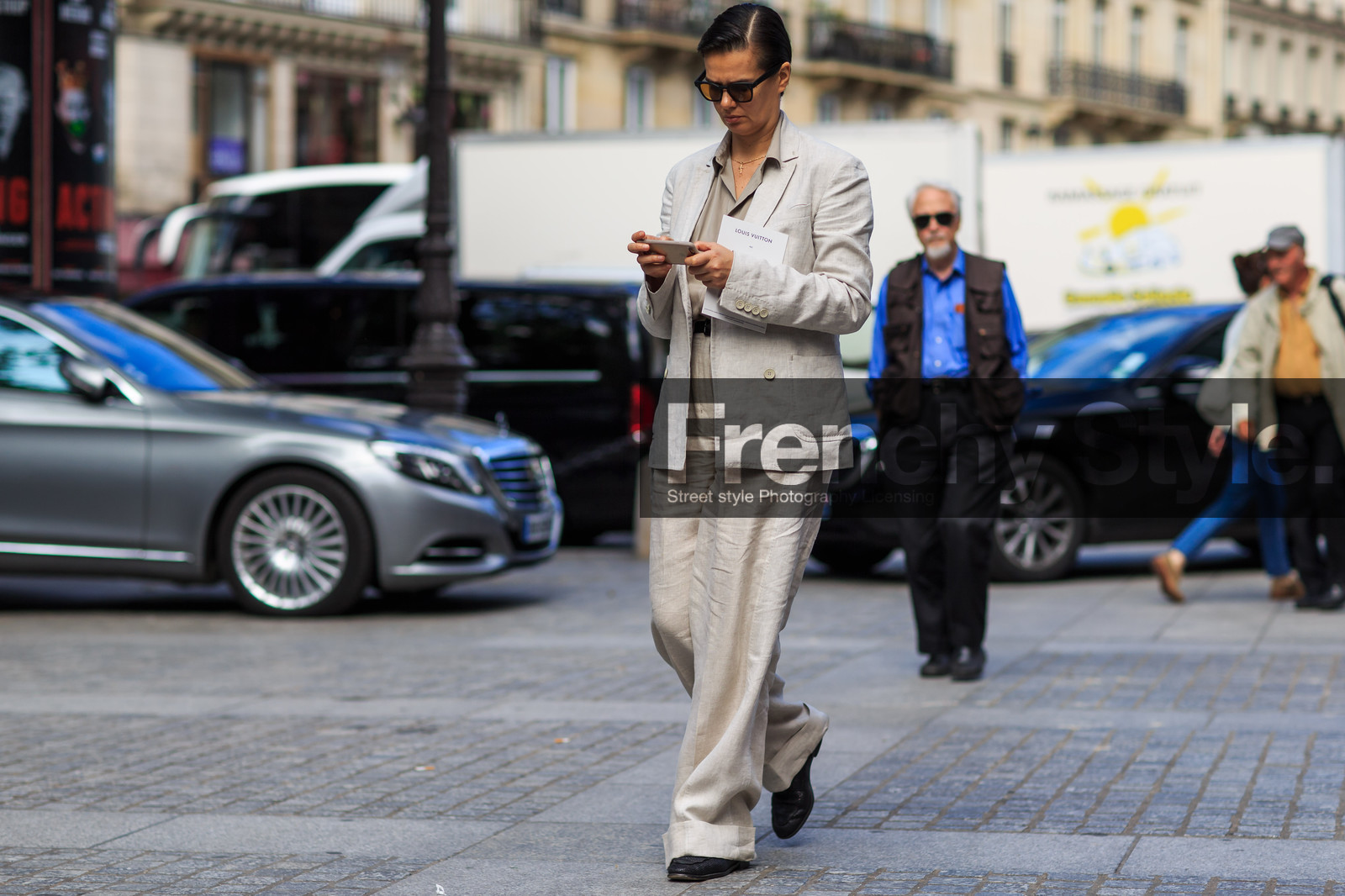 atmosphere details, beige jacket, beige pants, beige shirt, blazer, fashion week, frenchystyle, full length, FW, high waist, horizontal, jonathan paciullo, MENSWEAR, oversize, PARIS, PFW, SPRING SUMMER 2017, SS 17, street style, sunglasses, tone on tone, total look beige, trousers, wide pants