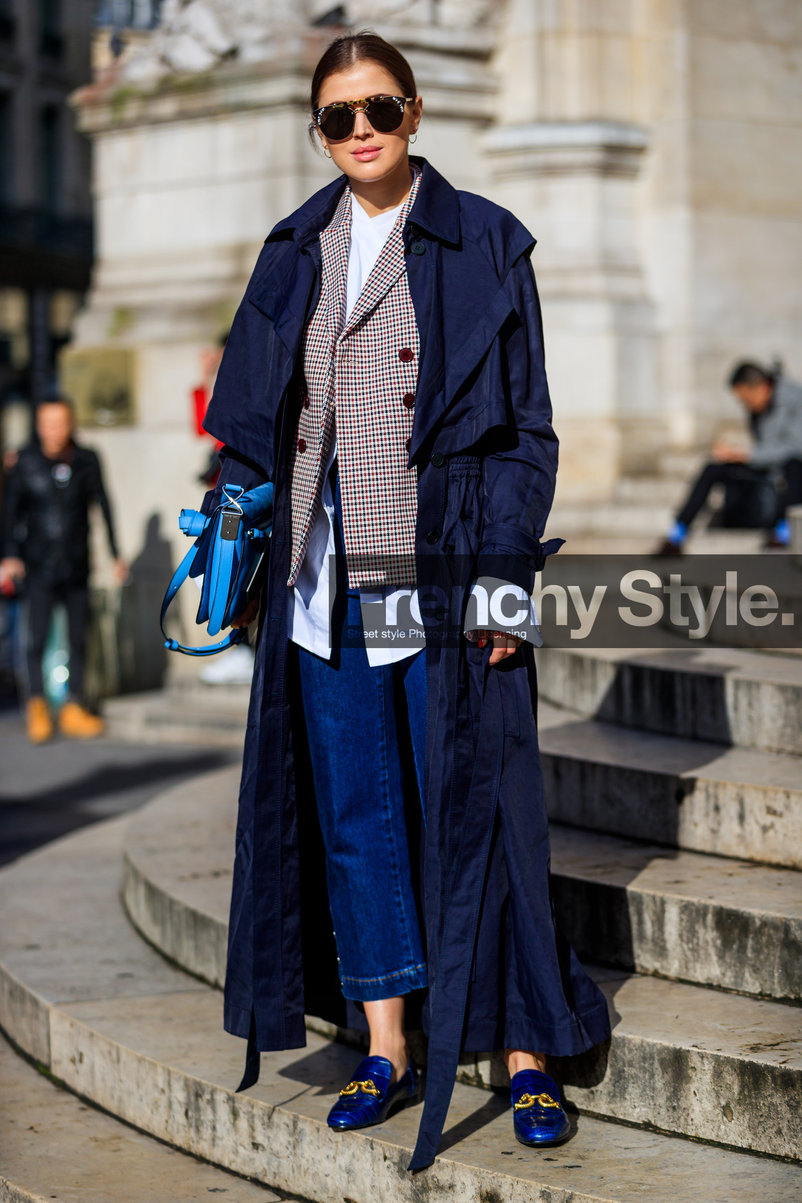 blazer, blue bag, blue denim, blue shoes, checked, denim pants, graphic jacket, houndstooth pattern, jeans, leather bag, leather shoes, navy coat, plaid, printed jacket, sunglasses, trench coat, trousers, white shirt, street style, jonathan paciullo, FW, frenchystyle, fashion week, PFW, PARIS, AUTUMN WINTER 2018-2019, FALL WINTER 2018-2019, FW 18-19, vertical, full length