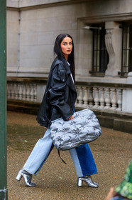 black leather perfecto, margiela bag, margiela boots, oversize jacket, oversize perfecto, silvered bag, quilted bag, silvered boots, high heels boots, denim, light blue jeans, blue jeans, patchwork jeans, flare jeans, fiona zanetti, fashion week, frenchystyle, FW, jonathan paciullo, street style, SPRING SUMMER 2020, SS 20, PFW, PARIS, vertical, full length