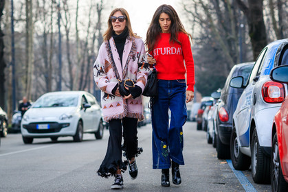 atmosphere details, AUTUMN WINTER 2017-2018, AW 17-18, black pants, black shoes, black sneakers, black sweater, blue denim, chiara totire, chloe, denim pants, drawings, FALL WINTER 2017-2018, fashion week, frenchystyle, full length, FW, FW 17-18, golden details, graphic jacket, hermès, horizontal, jeans, jonathan paciullo, kelly bag, leather bag, leather shoes, MFW, MILAN, pink jacket, pompons, printed jacket, printed sweater, red sweater, street style, sunglasses, trousers, vans