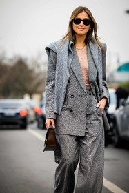 grey suit, oversized pants, baggy pants, pink top, shiny top, black sunglasses, mini bag, mini brown bag, grey jumper, coperni, street style, jonathan paciullo, FW, frenchystyle, fashion week, AUTUMN WINTER 2022-2023, FALL WINTER 2022_2023, FW 22-23, PFW, PARIS, vertical, detail