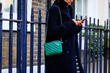 balenciaga, black fur coat, green bag, iphone, leather bag, fashion week, frenchystyle, FW, jonathan paciullo, street style, LFW, LONDON, AUTUMN WINTER 2018-2019, AW 18-19, FALL WINTER 2018-2019, FW 18-19, horizontal, atmosphere details, detail
