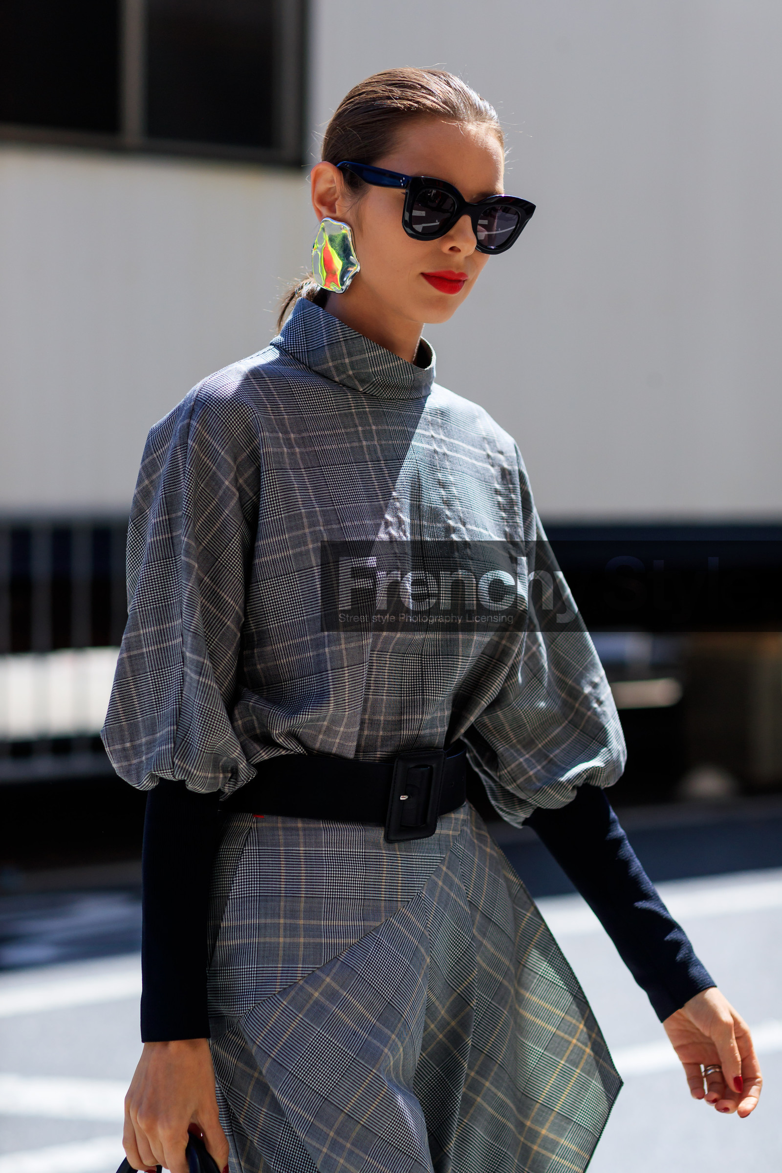atmosphere details, black belt, black sweater, checked dress, detail, earrings, fashion week, frenchystyle, FW, graphic dress, grey dress, jonathan paciullo, NEW YORK, NYFW, plaid, printed dress, SPRING SUMMER 2018, SS 18, street style, sunglasses, vertical