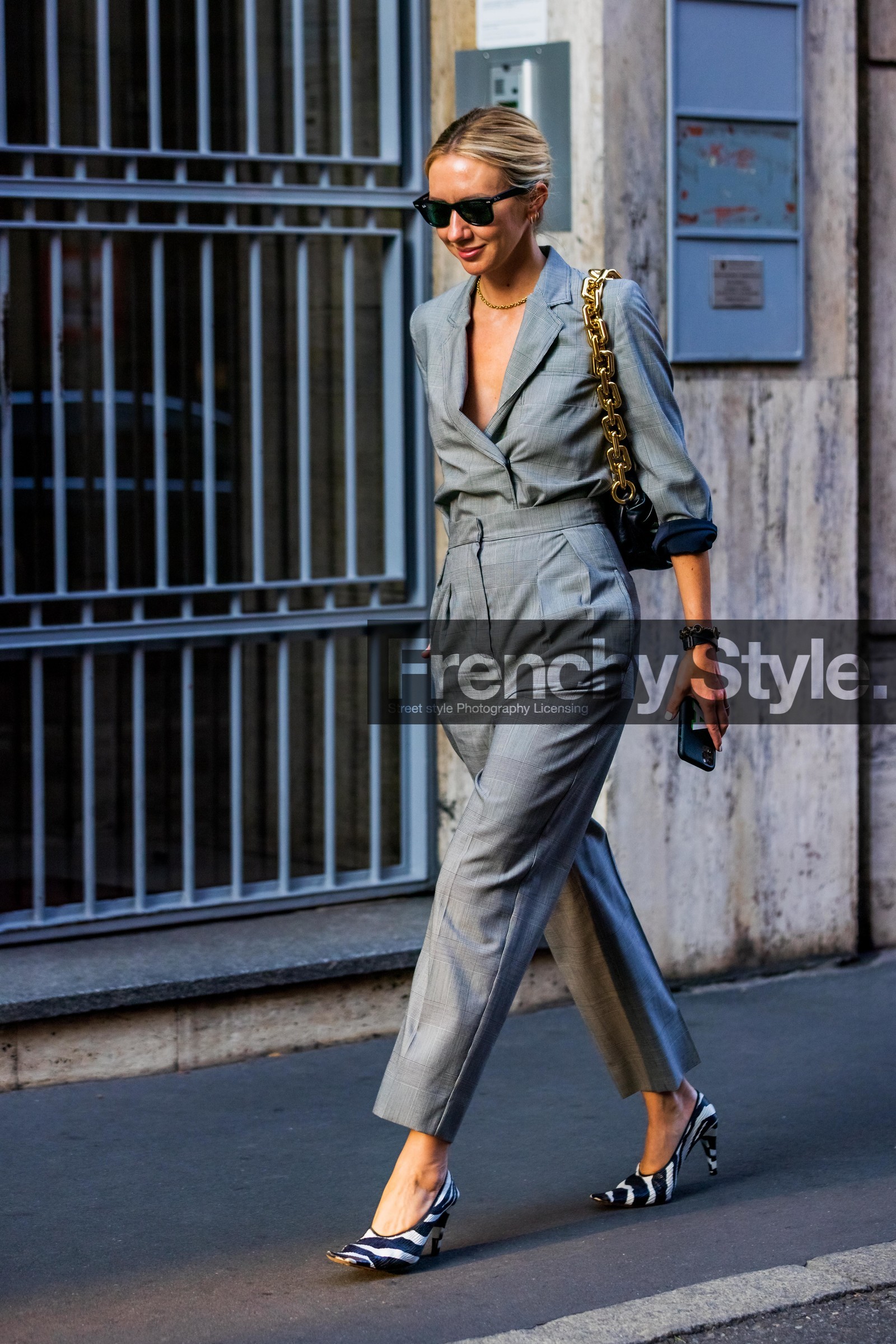 black sunglasses, bottega bag, grey blouse, grey monochrome, grey pants, Lisa Aiken, monochrome, print pump, pump, smartphone, sunglasses, zebra, grey suit, suit, fashion week, frenchystyle, FW, jonathan paciullo, street style, MFW, MILAN, SPRING SUMMER 2022, SS 22, vertical, full length