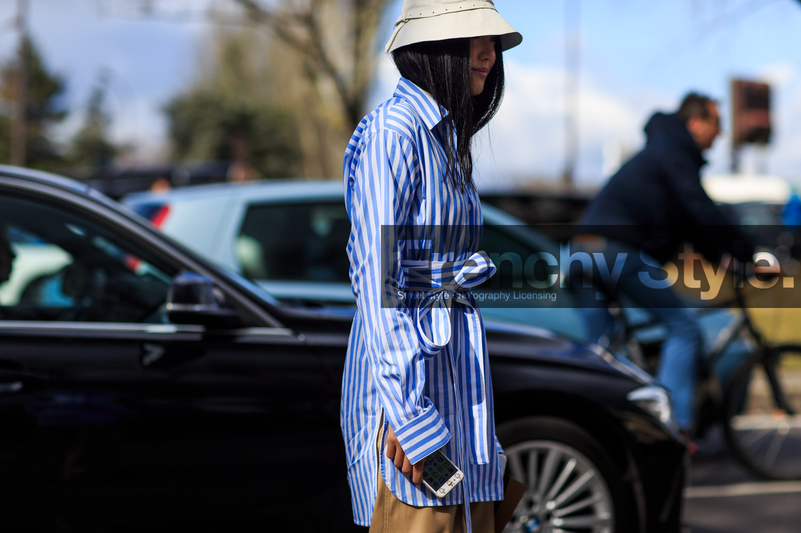 atmosphere details, AUTUMN WINTER 2016-2017, AW 16-17, beige hat, blue shirt, bow, detail, FALL WINTER 2016-2017, fashion week, frenchystyle, FW, FW 16-17, graphic shirt, horizontal, jonathan paciullo, PARIS, PFW, street style, striped shirt, yoyo cao