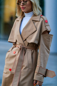 beige coat, sunglasses, fashion week, frenchystyle, FW, jonathan paciullo, street style, MFW, MILAN, AUTUMN WINTER 2019-2020, AW 19-20, FALL WINTER 2019-2020, FW 19-20, vertical, atmosphere details, detail