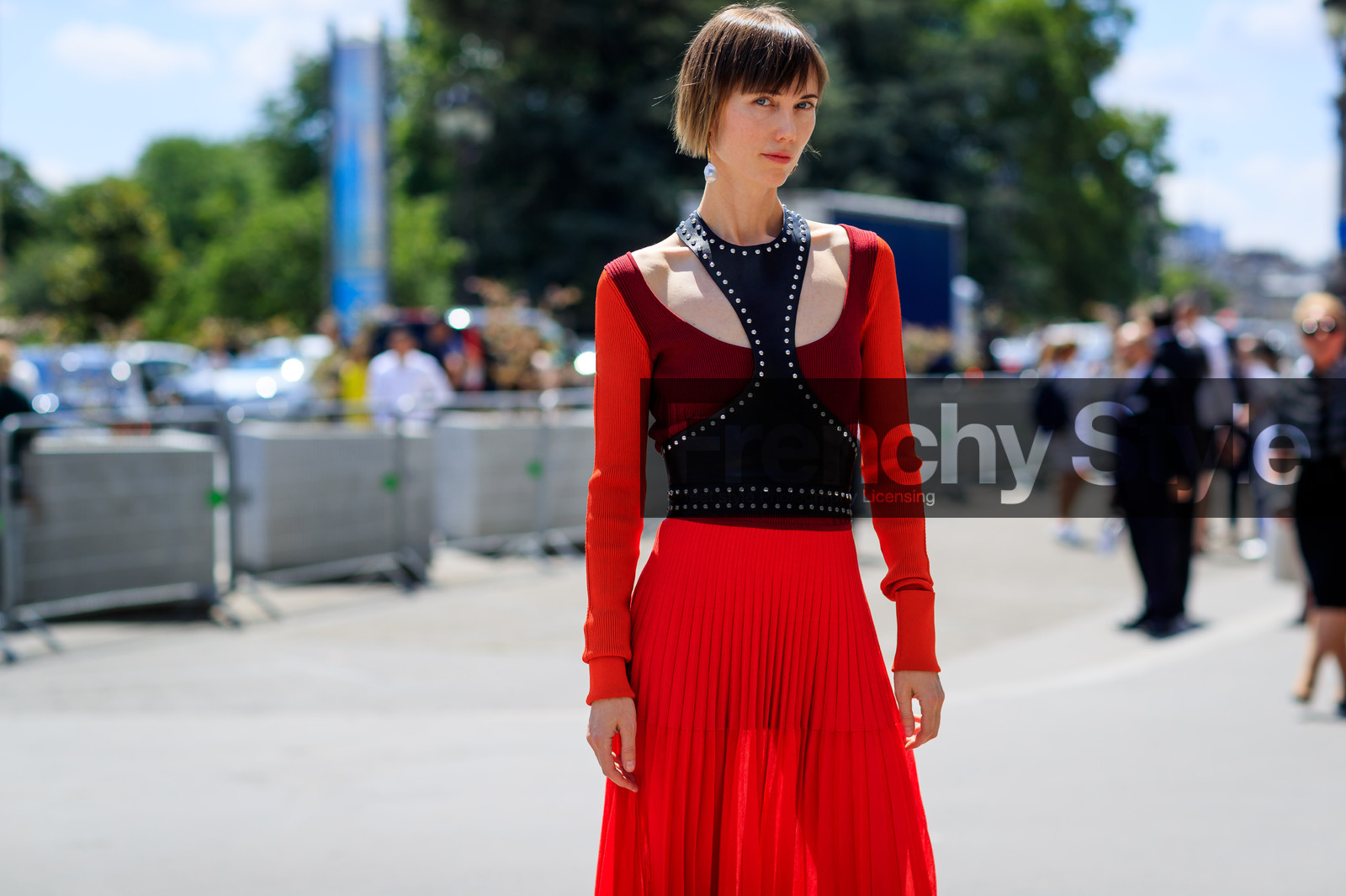 bordeaux, burgundy, harness, pleats, red dress, studs, fashion week, frenchystyle, FW, jonathan paciullo, street style, PFW, PARIS, horizontal, atmosphere details, detail, AUTUMN WINTER 2018-2019, FALL WINTER 2018-2019, FW 18-19, vika gazinskaya