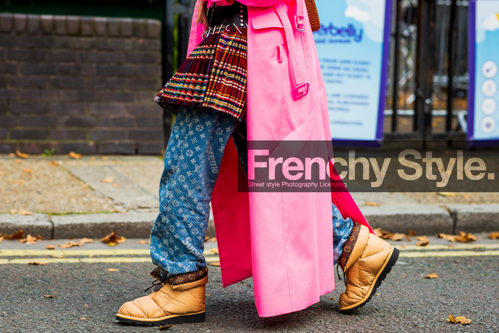 pillow boots, pink, louis vuitton, jeans, denim, monogram, details, plaid, skirt, fashion week, frenchystyle, FW, jonathan paciullo, street style, SPRING SUMMER 2022, SS 22, LFW, LONDON, horizontal, atmosphere details, detail