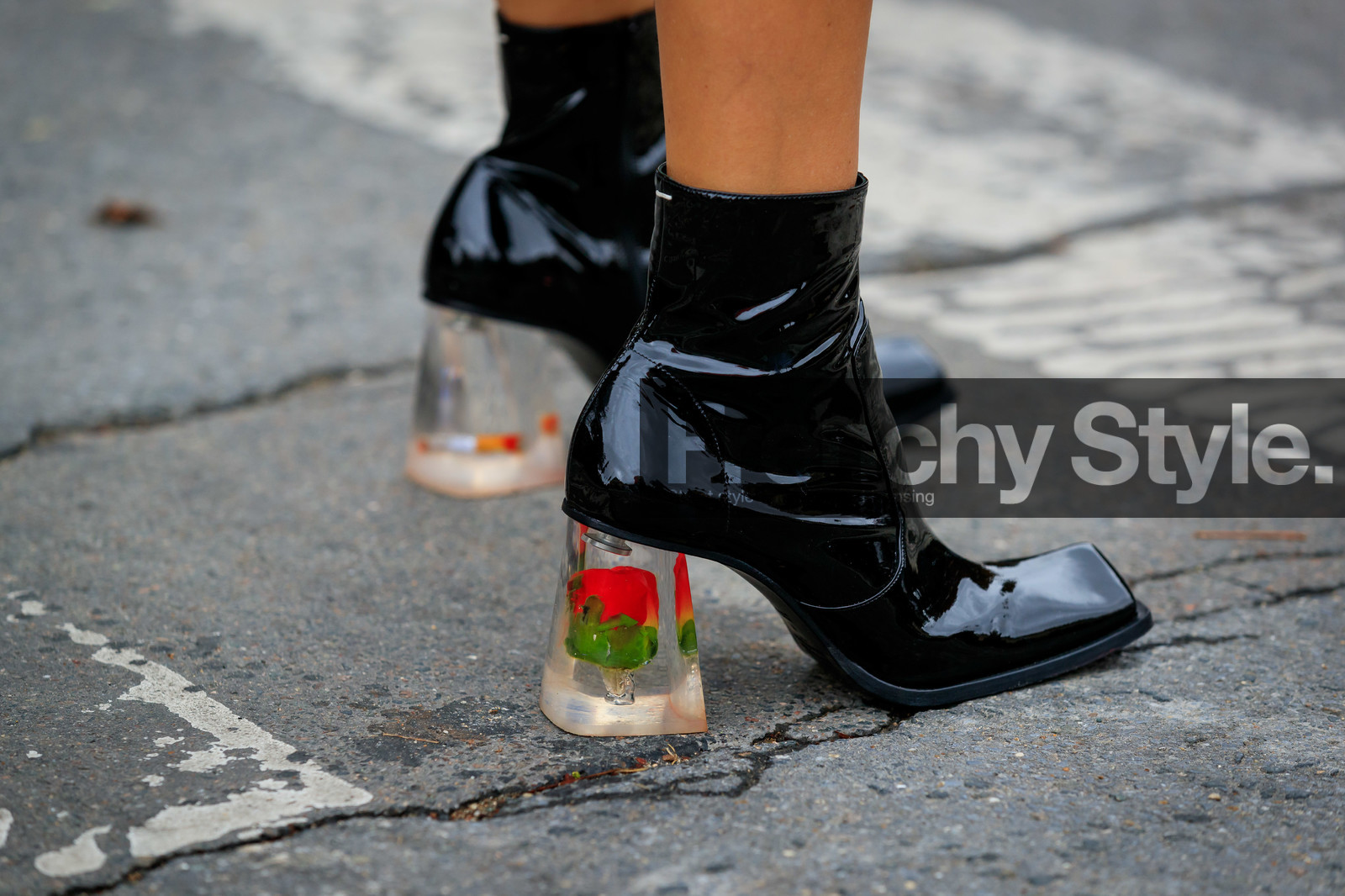 xenia adonts, margiela shoes, black polish boots, sheer heels, high heels boots, low boots, squared toed shoes, legs detail, shoes detail, close up detail, fashion week, frenchystyle, FW, jonathan paciullo, street style, SPRING SUMMER 2020, SS 20, PFW, PARIS, horizontal, atmosphere details, detail