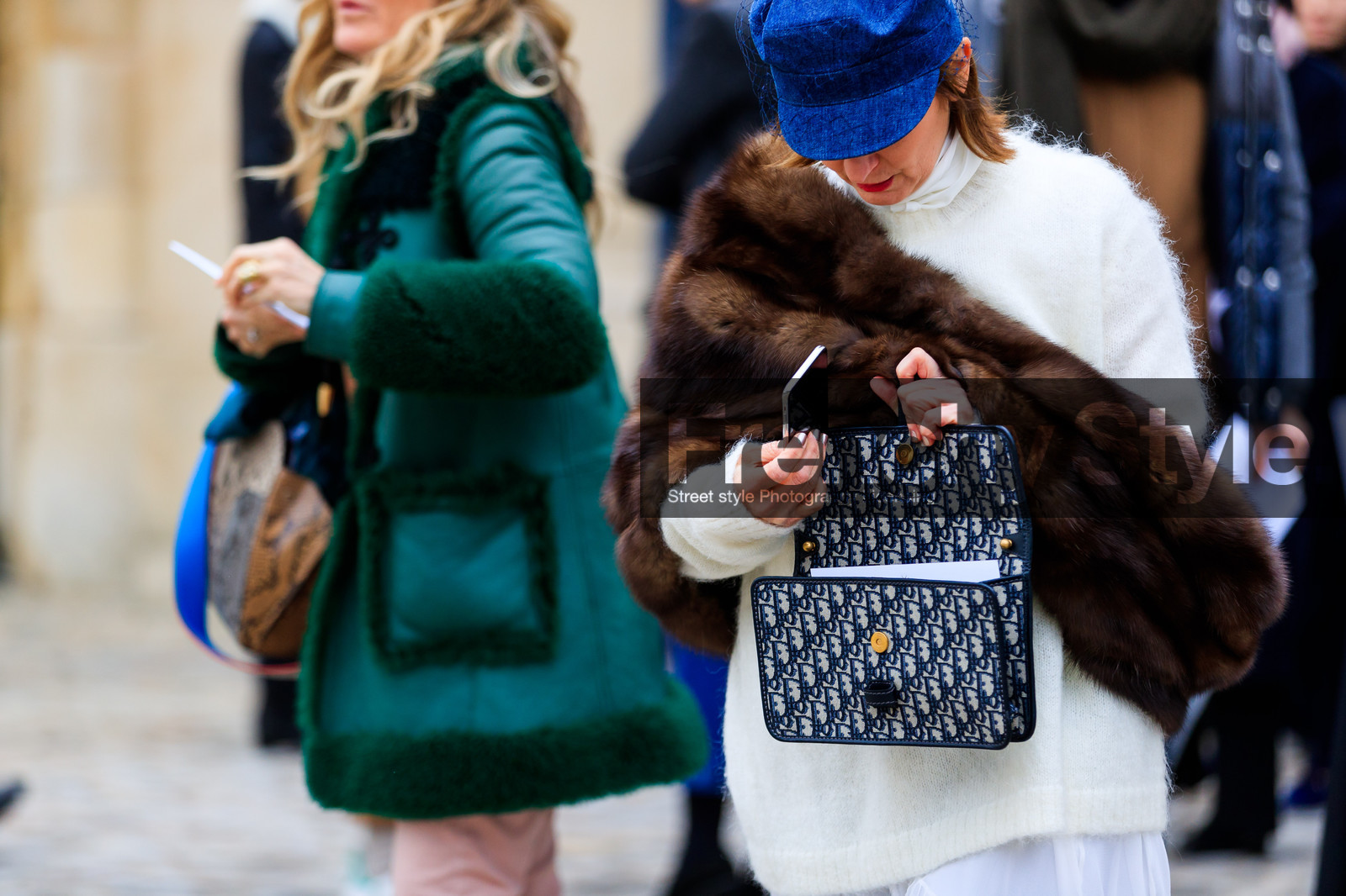 blue bag, blue denim, brown fur, christian dior, denim hat, fur scarf, graphic bag, leather bag, monogram, printed bag, white sweater, fashion week, frenchystyle, FW, jonathan paciullo, street style, PFW, PARIS, AUTUMN WINTER 2018-2019, FALL WINTER 2018-2019, FW 18-19, horizontal, atmosphere details