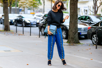 atmosphere details, black mules, black sweater, blue bag, blue denim, chloe, denim pants, fashion week, frenchystyle, full length, FW, high heels, horizontal, jeans, jonathan paciullo, leather bag, leather shoes, PARIS, PFW, SPRING SUMMER 2017, SS 17, street style, sunglasses, trousers, zip