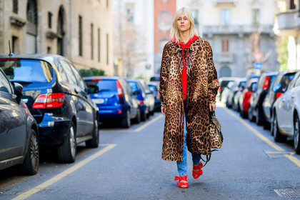animal print, atmosphere details, AUTUMN WINTER 2017-2018, AW 17-18, blue denim, brown bag, denim pants, FALL WINTER 2017-2018, fashion week, frenchystyle, full length, FW, FW 17-18, graphic coat, graphic jacket, hoodie, horizontal, jeans, jonathan paciullo, leather backpack, leather bag, leather shoes, leopard print, linda tol, MFW, MILAN, printed bag, printed coat, printed jacket, red shoes, red sweater, street style, trousers