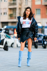 black jacket, black perfecto, blue boots, gucci, hair clip, high boots, high heels, leather jacket, leather perfecto, leather shoes, white t shirt, fashion week, frenchystyle, FW, jonathan paciullo, street style, MFW, MILAN, AUTUMN WINTER 2019-2020, AW 19-20, FALL WINTER 2019-2020, FW 19-20, vertical, full length
