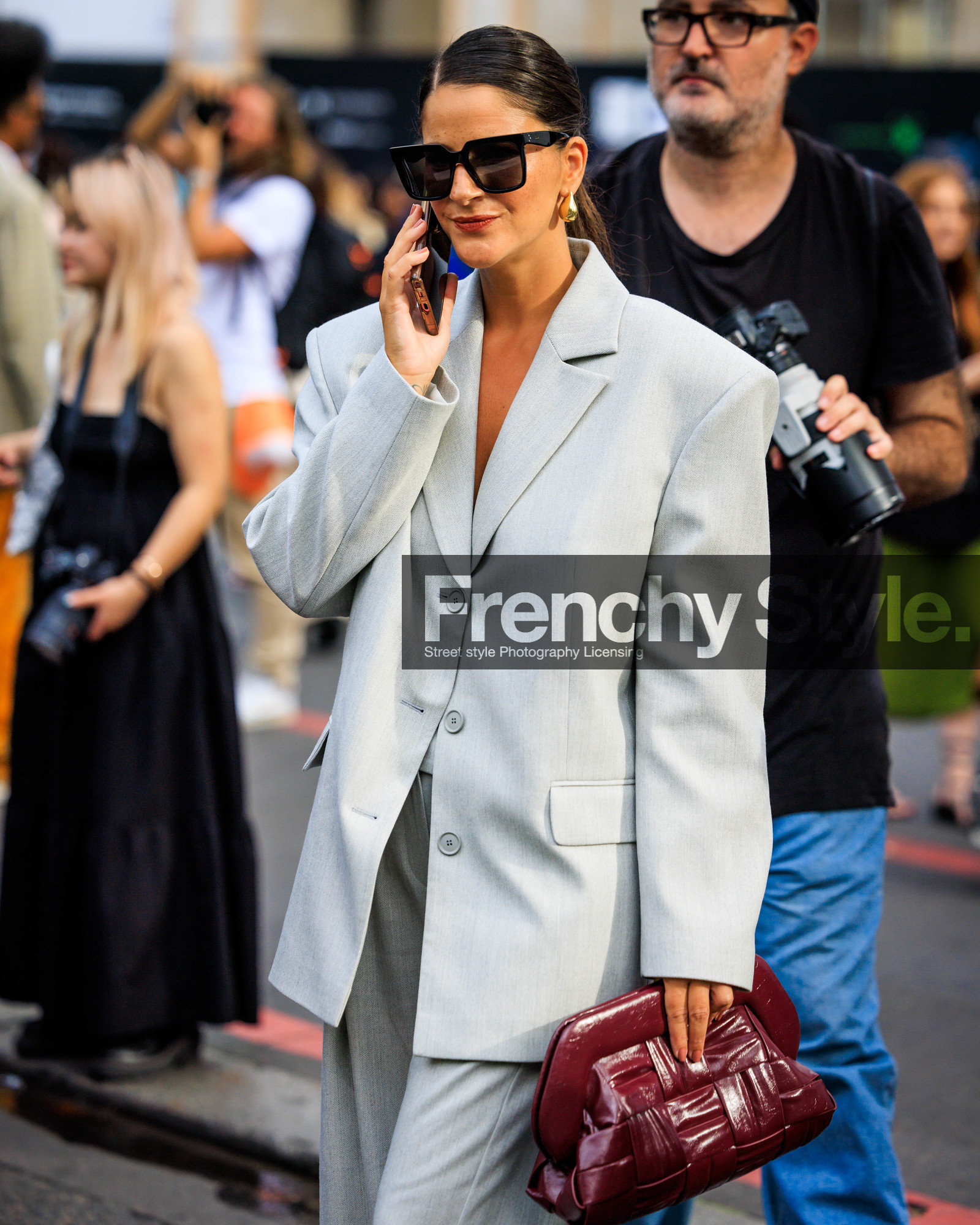 fashion week, frenchystyle, FW, jonathan paciullo, street style, PFW, PARIS, SPRING SUMMER 2024, SS 24, vertical, atmosphere details, detail