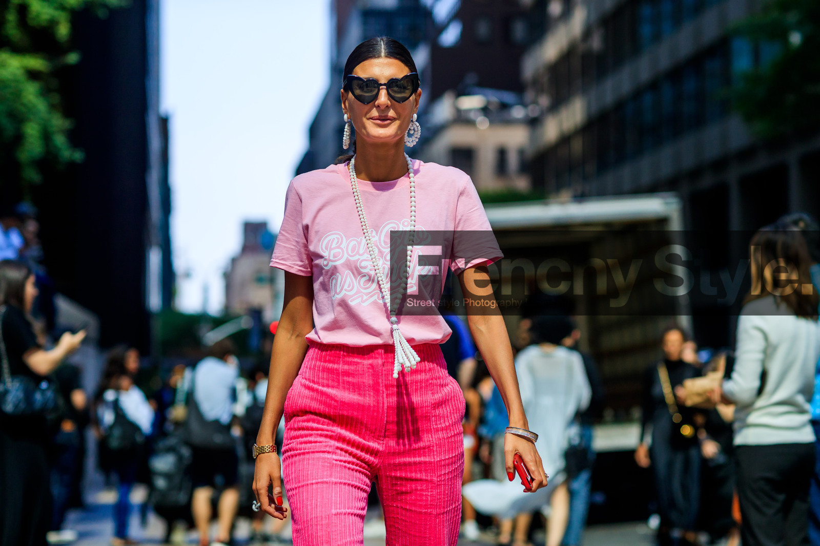 atmosphere details, corduroy, detail, fashion week, frenchystyle, fun sunglasses, FW, giovanna battaglia, horizontal, jonathan paciullo, leather bag, leather shoes, NEW YORK, NYFW, pink bag, pink pants, pink t shirt, printed t shirt, SPRING SUMMER 2018, SS 18, street style, sunglasses, trousers