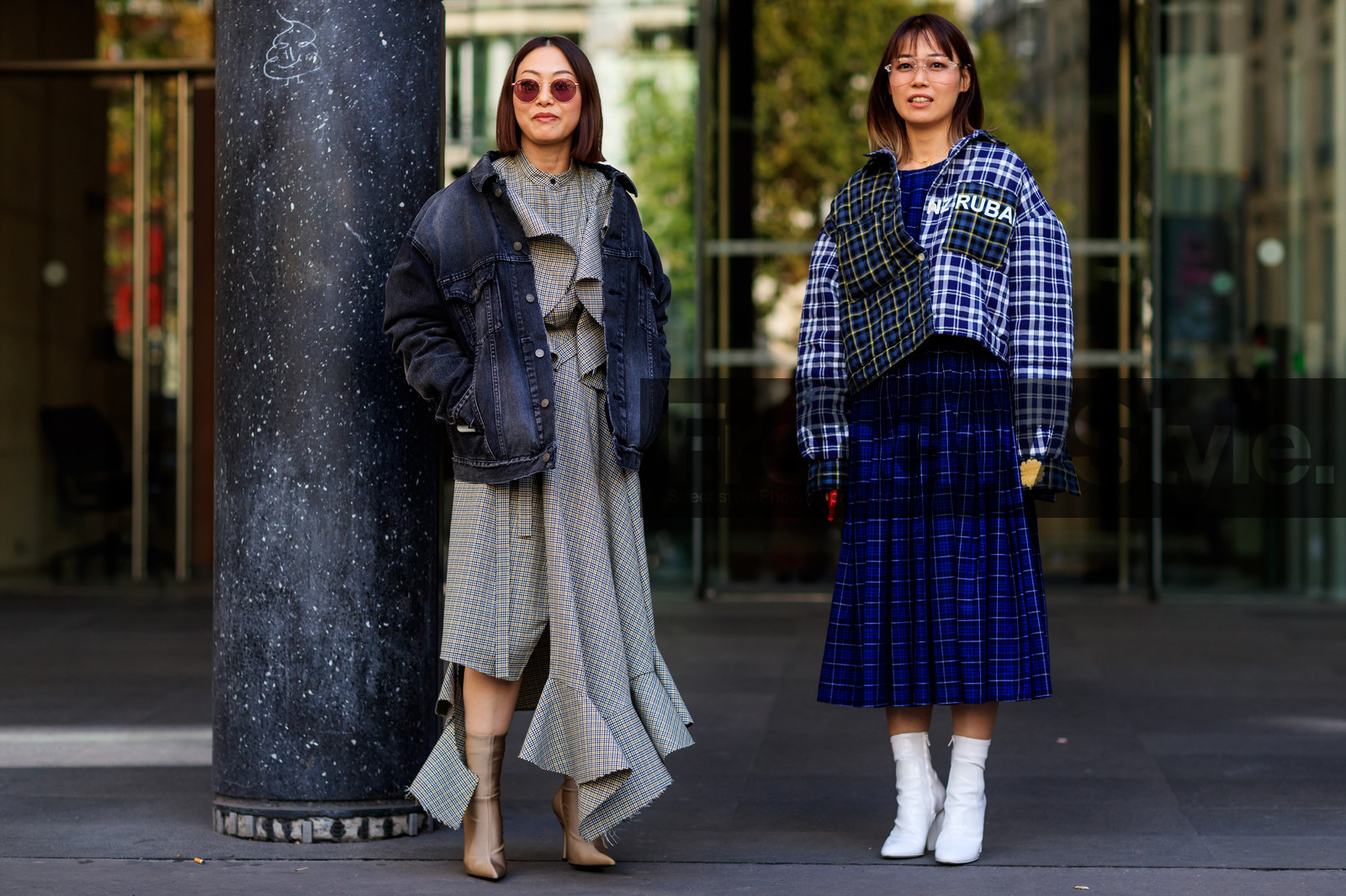 atmosphere details, beige boots, beige dress, black denim, black jacket, blue dress, blue jacket, checked dress, denim jacket, fashion week, frenchystyle, full length, FW, graphic dress, graphic jacket, graphic skirt, high heels, horizontal, jonathan paciullo, leather shoes, PARIS, PFW, pleated dress, pleats, printed dress, printed jacket, printed skirt, SPRING SUMMER 2018, SS 18, street style, sunglasses, white boots