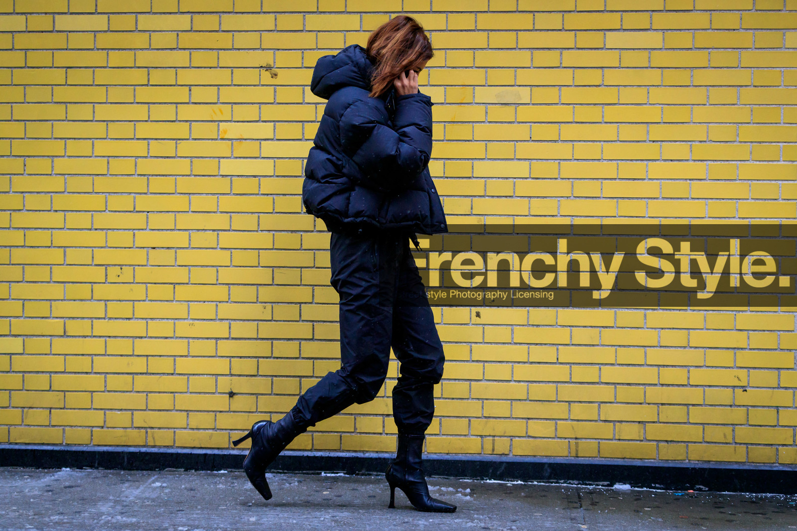 black jacket, black pants, black shoes, Christine Centenera, céline, down jacket, high heels, leather shoes, tone on tone, total look black, trousers, street style, jonathan paciullo, frenchystyle, NYFW, NEW YORK, AUTUMN WINTER 2019-2020, AW 19-20, FALL WINTER 2019-2020, FW 19-20, FW, fashion week, atmosphere details, horizontal, full length