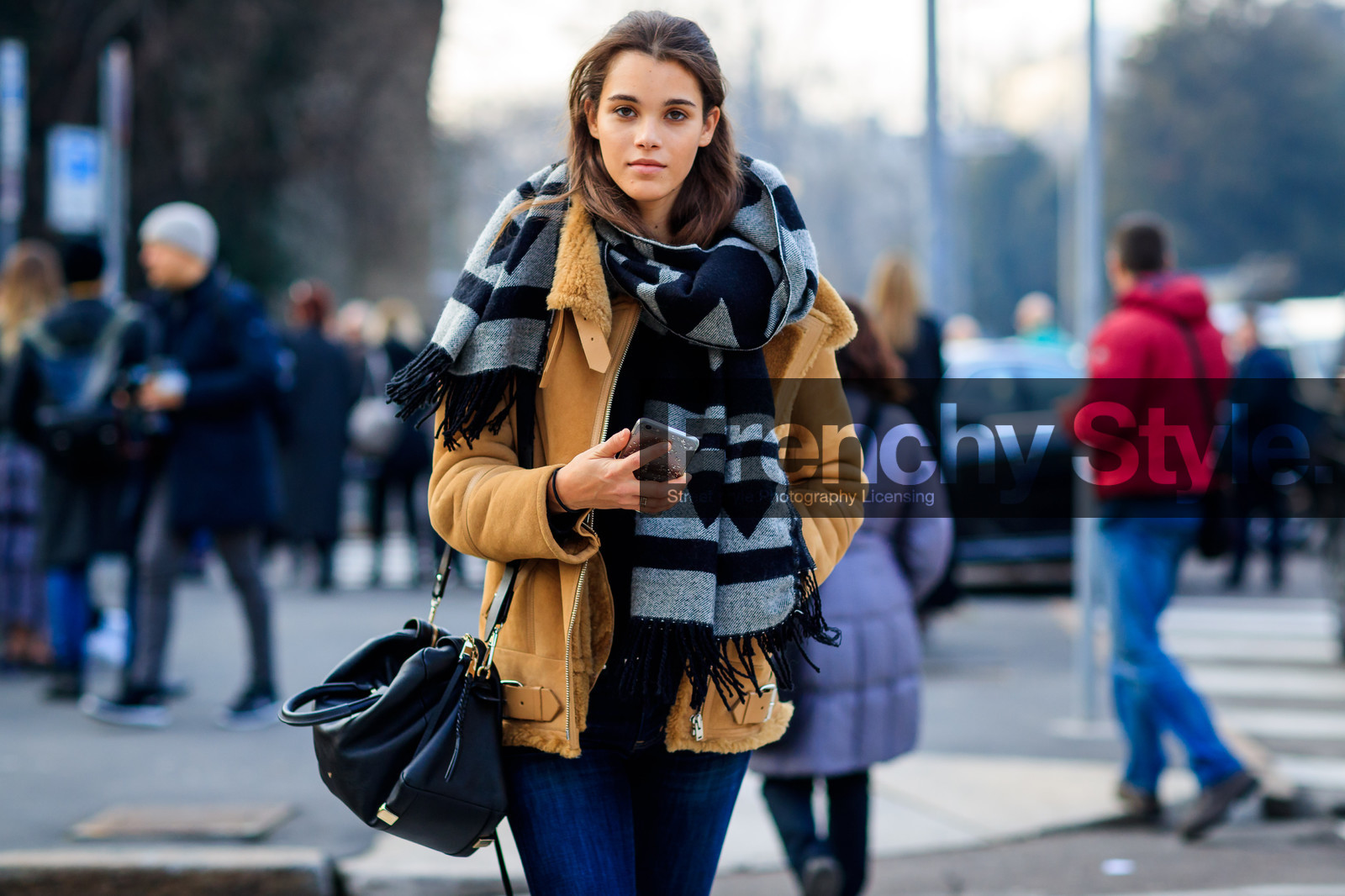 atmosphere details, AUTUMN WINTER 2017-2018, AW 17-18, black bag, blue denim, camel jacket, denim pants, detail, FALL WINTER 2017-2018, fashion week, frenchystyle, FW, FW 17-18, grey scarf, horizontal, jeans, jonathan paciullo, leather bag, leather jacket, MFW, MILAN, model, natural, pauline hoarau, shearling, skincare, street style, trousers