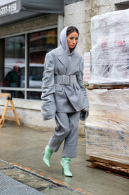alexandra guerain, light grey jacket, light grey hoodie, light grey pants, light grey suits, light grey belt, belted jacket, light green boots, satin boots, sharp end boots, flare pants, cropped pants, fashion week, frenchystyle, FW, jonathan paciullo, street style, NYFW, NEW YORK, AUTUMN WINTER 2020-2021, FALL WINTER 2020-2021, FW 20-21, vertical, full length