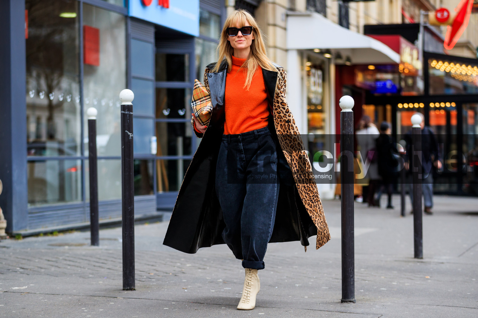 animal print, beige bag, beige boots, black denim, burberry, céline, denim pants, graphic bag, graphic jacket, high heels, jeans, leather bag, leather shoes, leopard, printed bag, printed jacket, red sweater, sunglasses, tartan, trousers, street style, jonathan paciullo, FW, frenchystyle, fashion week, PFW, PARIS, AUTUMN WINTER 2018-2019, FALL WINTER 2018-2019, FW 18-19, horizontal, atmosphere details, full length, jeanette madsen