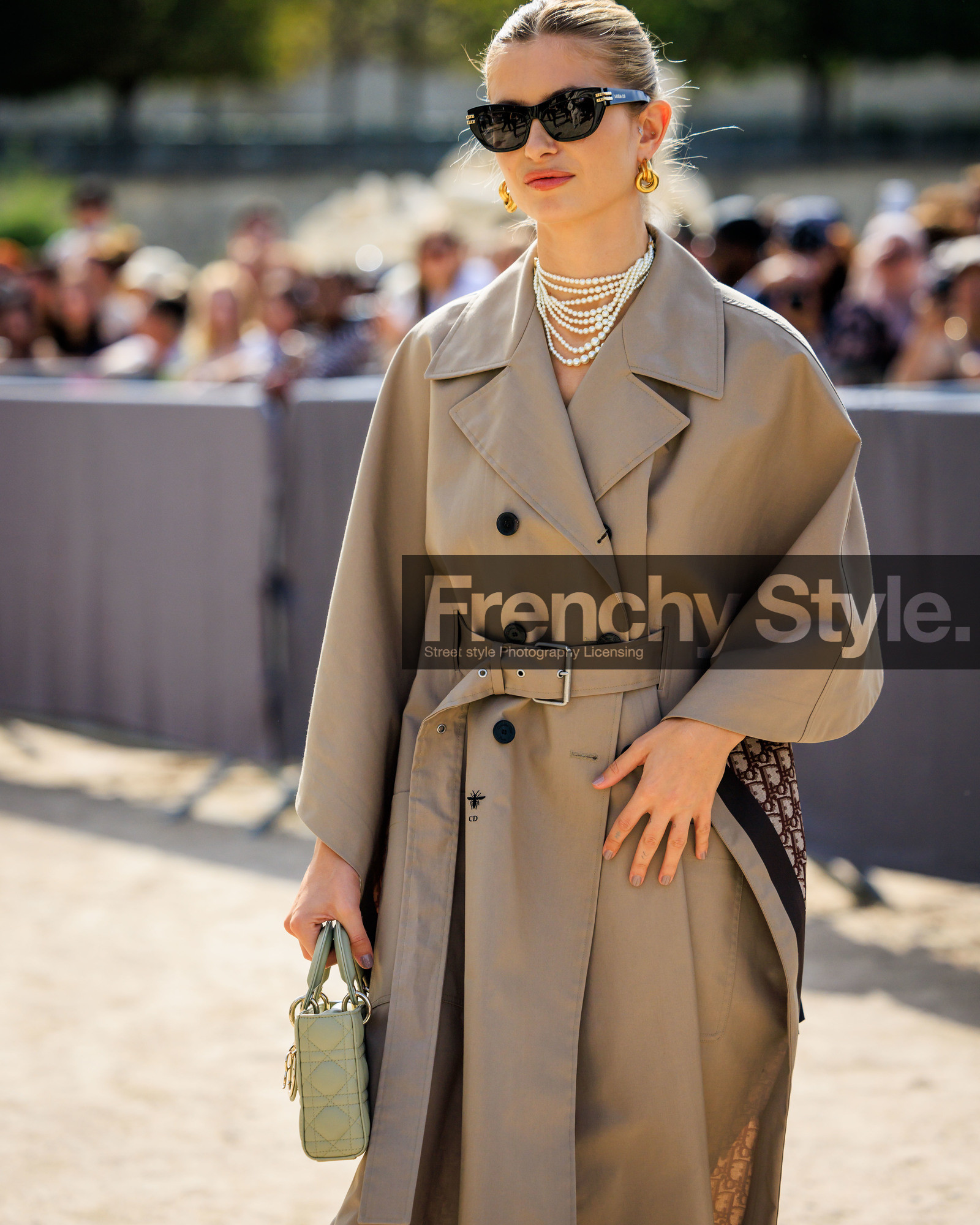 fashion week, frenchystyle, FW, jonathan paciullo, street style, PFW, PARIS, SPRING SUMMER 2024, SS 24, vertical, atmosphere details, detail