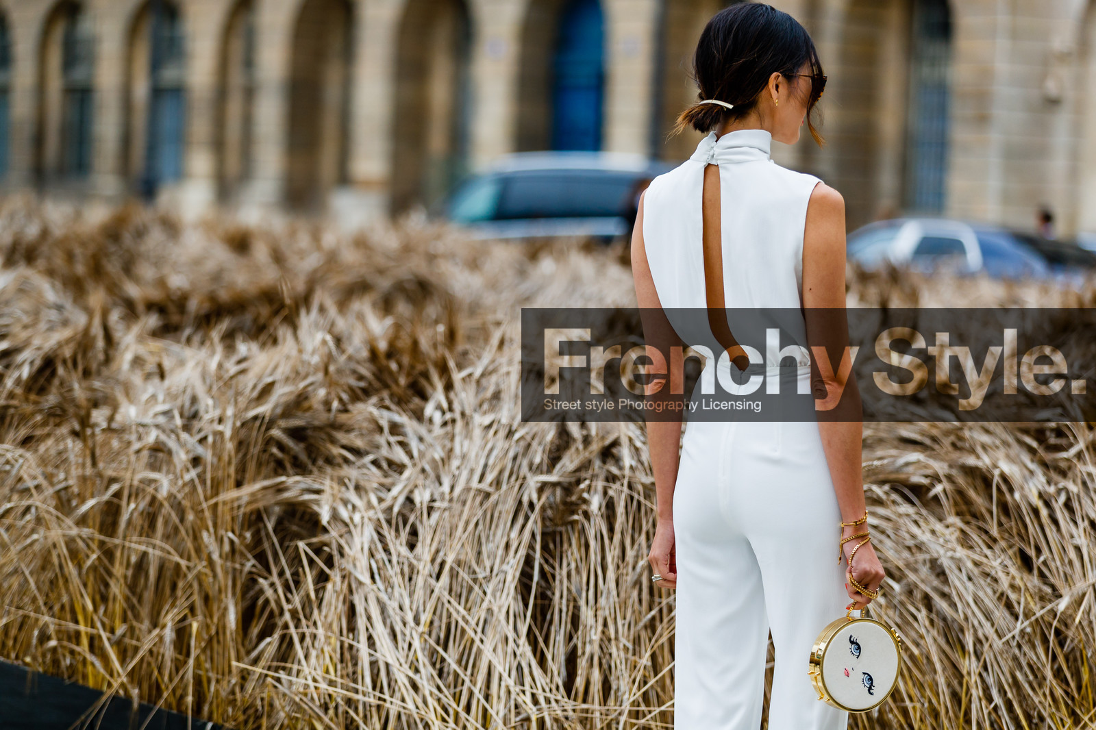 atmosphere details, AUTUMN WINTER 2016-2017, AW 16-17, back detail, Chriselle Lim, detail, FALL WINTER 2016-2017, fashion week, frenchystyle, fun bag, FW, FW 16-17, golden details, HAUTE COUTURE, horizontal, jonathan paciullo, MENSWEAR, open back, open work, PARIS, PFW, street style, tone on tone, total look white, white clutch, white jumpsuit