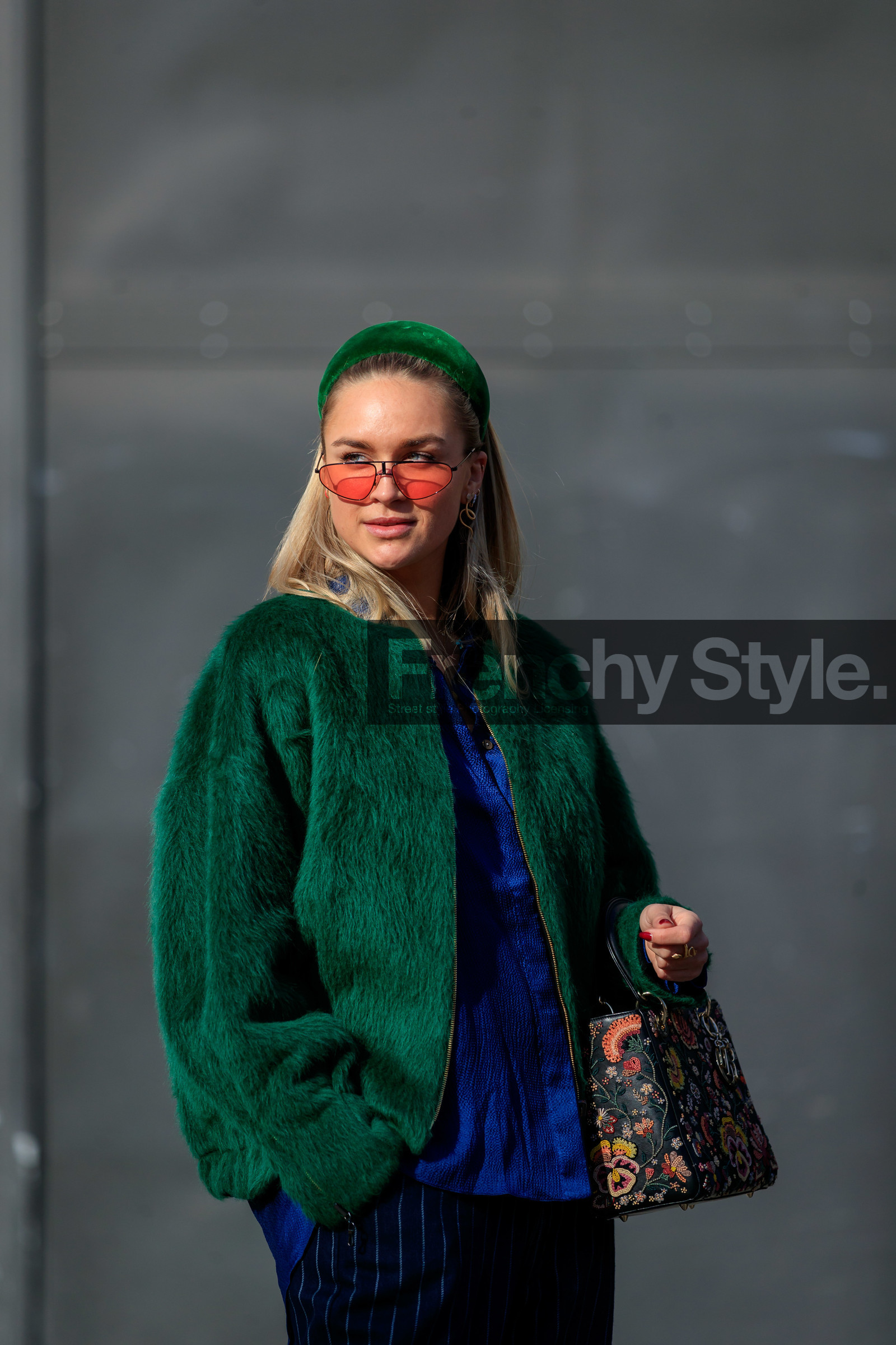 black bag, blue sweater, bomber jacket, christian dior, floral, flowers, fur jacket, graphic bag, graphic pants, green fur, green jacket, headband, leather bag, multicolor bag, printed bag, printed pants, sunglasses, trousers, LONDON, LFW, fashion week, frenchystyle, FW, jonathan paciullo, street style, AUTUMN WINTER 2019-2020, AW 19-20, FW 19-20, FALL WINTER 2019-2020, vertical, atmosphere details, detail