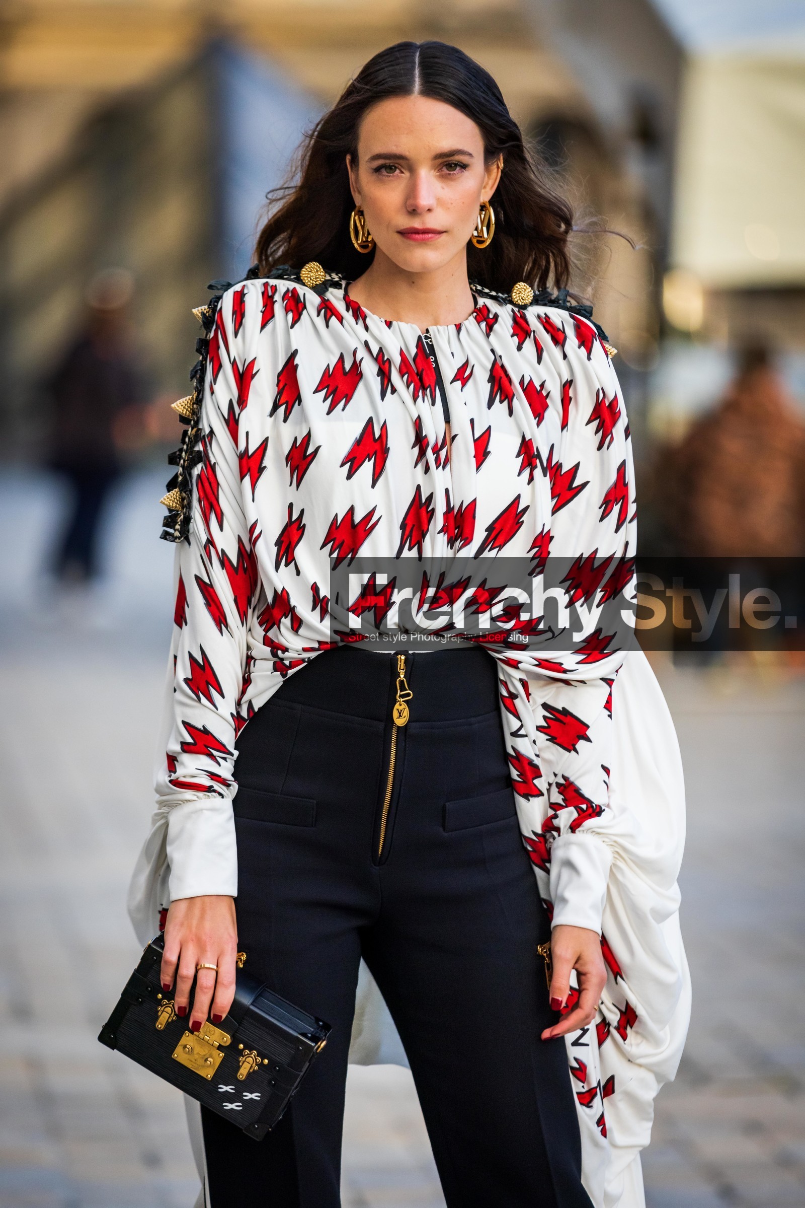 black clutch, black pants, blouse, clutch, earrings, gold earrings, louis vuitton look, pants, print, printed blouse, Stacy Martin, white blouse, fashion week, frenchystyle, FW, jonathan paciullo, street style, PFW, PARIS, SPRING SUMMER 2022, SS 22, vertical, atmosphere details