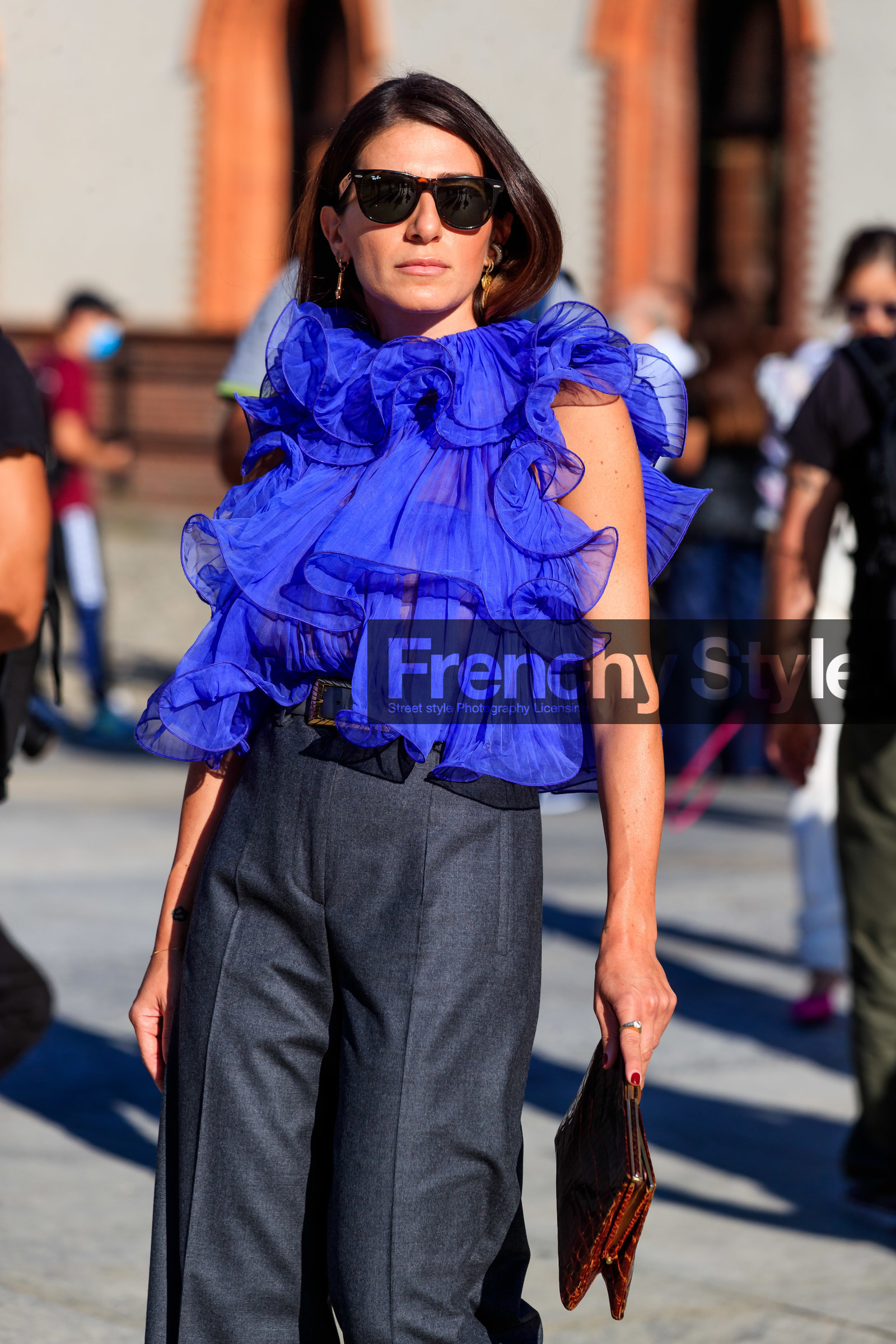 purple blouse, blue blouse, sleeveless blouse, ruffle blouse, grey pants, oversize pants, belted pants, rayban sunglasses, alberta ferretti top, fashion week, frenchystyle, FW, jonathan paciullo, street style, MFW, MILAN, SPRING SUMMER 2021, SS 21, vertical, full length