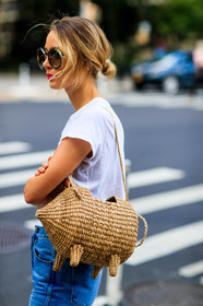atmosphere details, back detail, blue denim, denim pants, detail, fashion week, frenchystyle, FW, graphic bag, jeans, jonathan paciullo, NEW YORK, NYFW, SPRING SUMMER 2018, SS 18, straw bag, street style, sunglasses, trousers, vertical, white t shirt