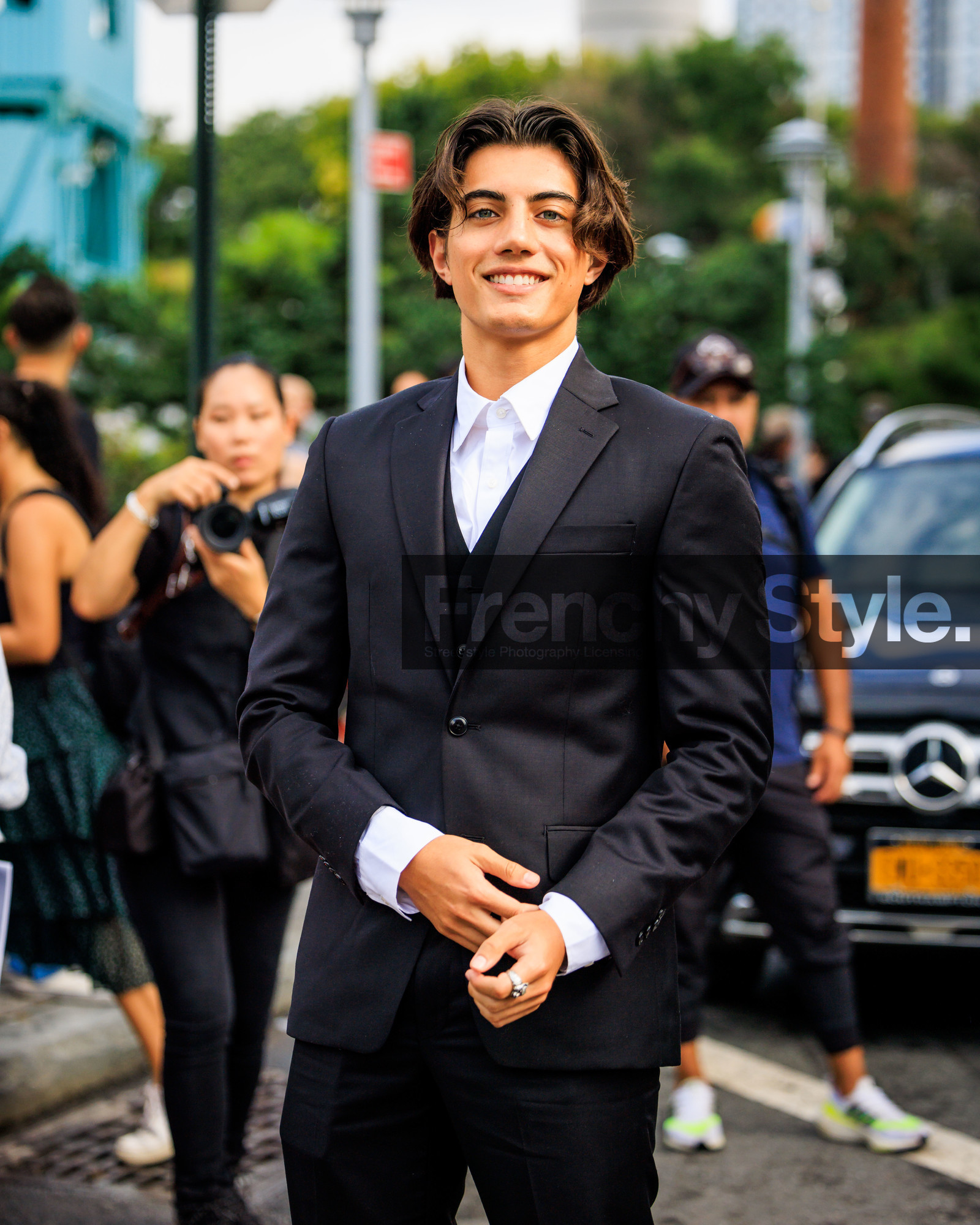 jonathan paciullo, FW, frenchystyle, fashion week, street style, vertical, detail, atmosphere details, NEW YORK, NYFW, SPRING SUMMER 2024, SS 24