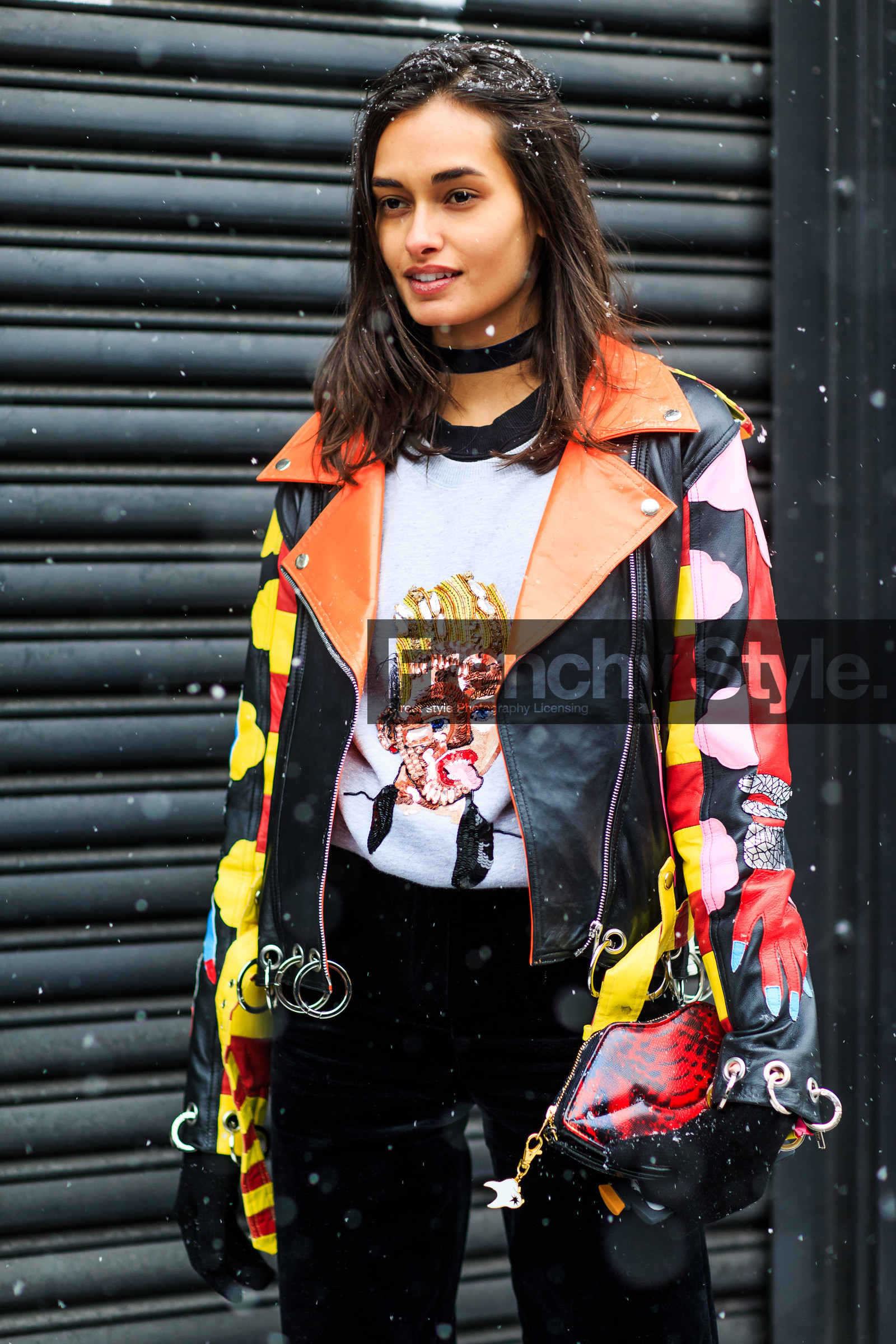 atmosphere details, AUTUMN WINTER 2016-2017, AW 16-17, black, black gloves, black pants, chains, chocker, detail, drawings, embroidered sweater, embroideries, fashion week, frenchystyle, fun bag, FW, FW 16-17, gizele oliveira, glitter, grey sweater, jonathan paciullo, leather bag, leather jacket, leather perfecto, model, multicolor jacket, necklace, NEW YORK, NYFW, orange, pink, printed sweater, red, red bag, sequined, shiny, street style, trousers, vertical, white, woman, yellow