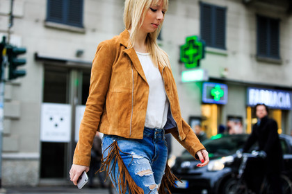 atmosphere details, AUTUMN WINTER 2016-2017, AW 16-17, beige jacket, blue denim, brown jacket, denim pants, detail, FALL WINTER 2016-2017, fashion week, frenchystyle, fringes, FW, FW 16-17, horizontal, jeans, jonathan paciullo, leather jacket, leather perfecto, LFW, LONDON, MENSWEAR, ripped pants, street style, suede jacket, suede perfecto, trousers, white t shirt