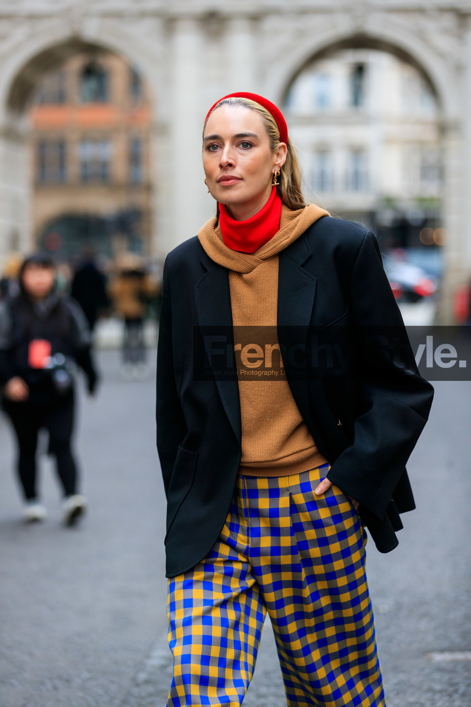 black bag, black jacket, blazer, camel sweater, checked, earrings, flora macdonald johnston, graphic pants, headband, hoodie, leather bag, plaid, printed pants, red sweater, trousers, turtleneck sweater, yellow pants, street style, jonathan paciullo, FW, frenchystyle, fashion week, LFW, LONDON, AUTUMN WINTER 2019-2020, AW 19-20, FW 19-20, FALL WINTER 2019-2020, vertical, atmosphere details, detail