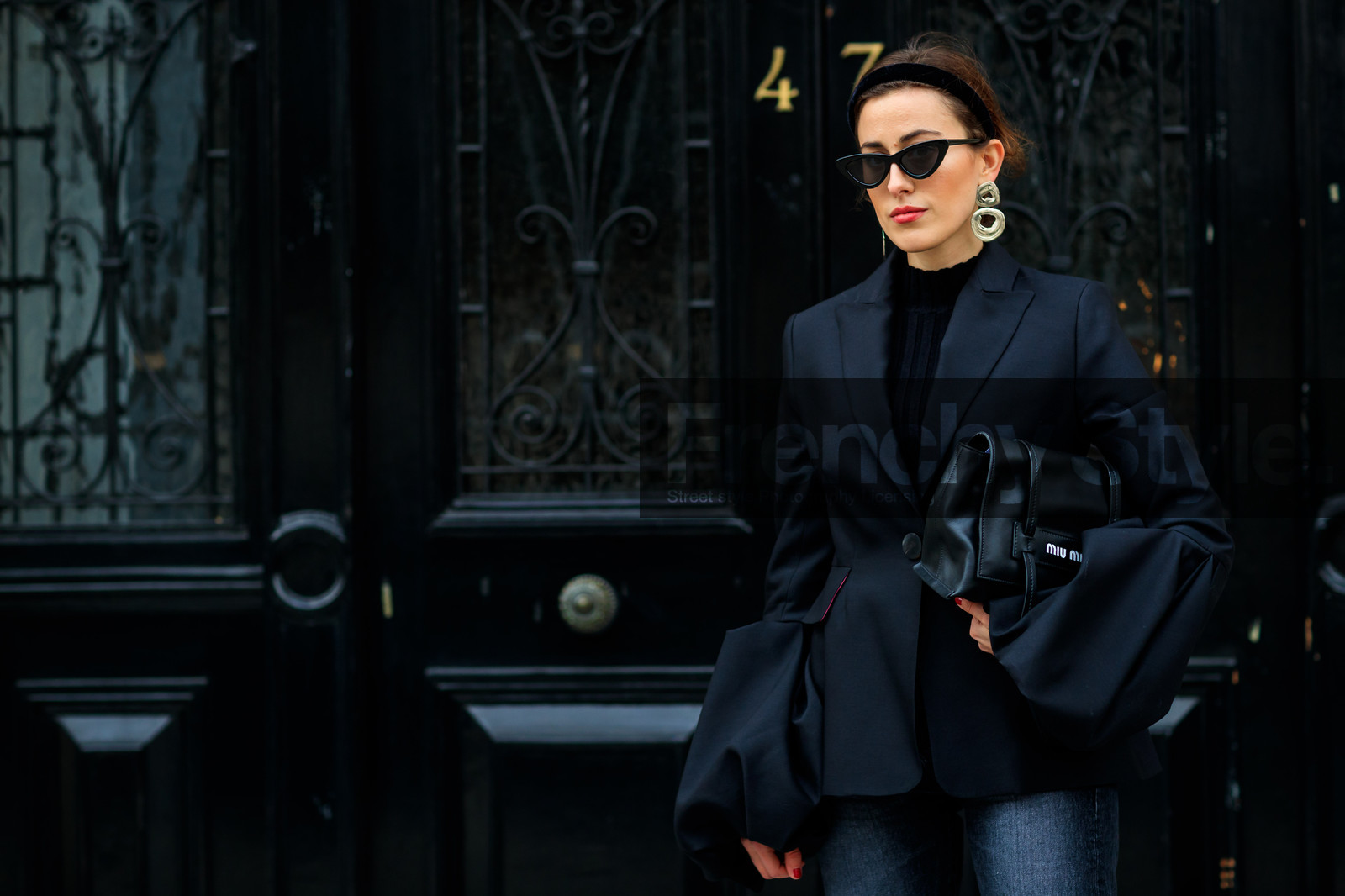 black bag, black jacket, black sweater, blazer, earrings, leather bag, miu miu, sunglasses, trousers, street style, jonathan paciullo, FW, frenchystyle, fashion week, LFW, LONDON, AUTUMN WINTER 2018-2019, AW 18-19, FALL WINTER 2018-2019, FW 18-19, horizontal, atmosphere details, detail, julia haghjoo