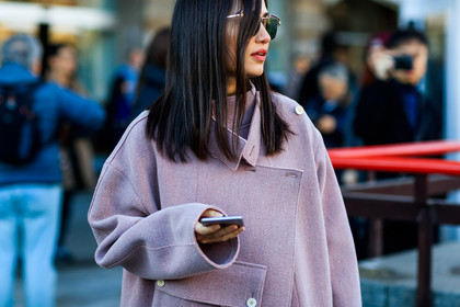 atmosphere details, AUTUMN WINTER 2017-2018, AW 17-18, detail, FALL WINTER 2017-2018, fashion week, frenchystyle, FW, FW 17-18, horizontal, jonathan paciullo, MFW, MILAN, pink coat, street style, sunglasses