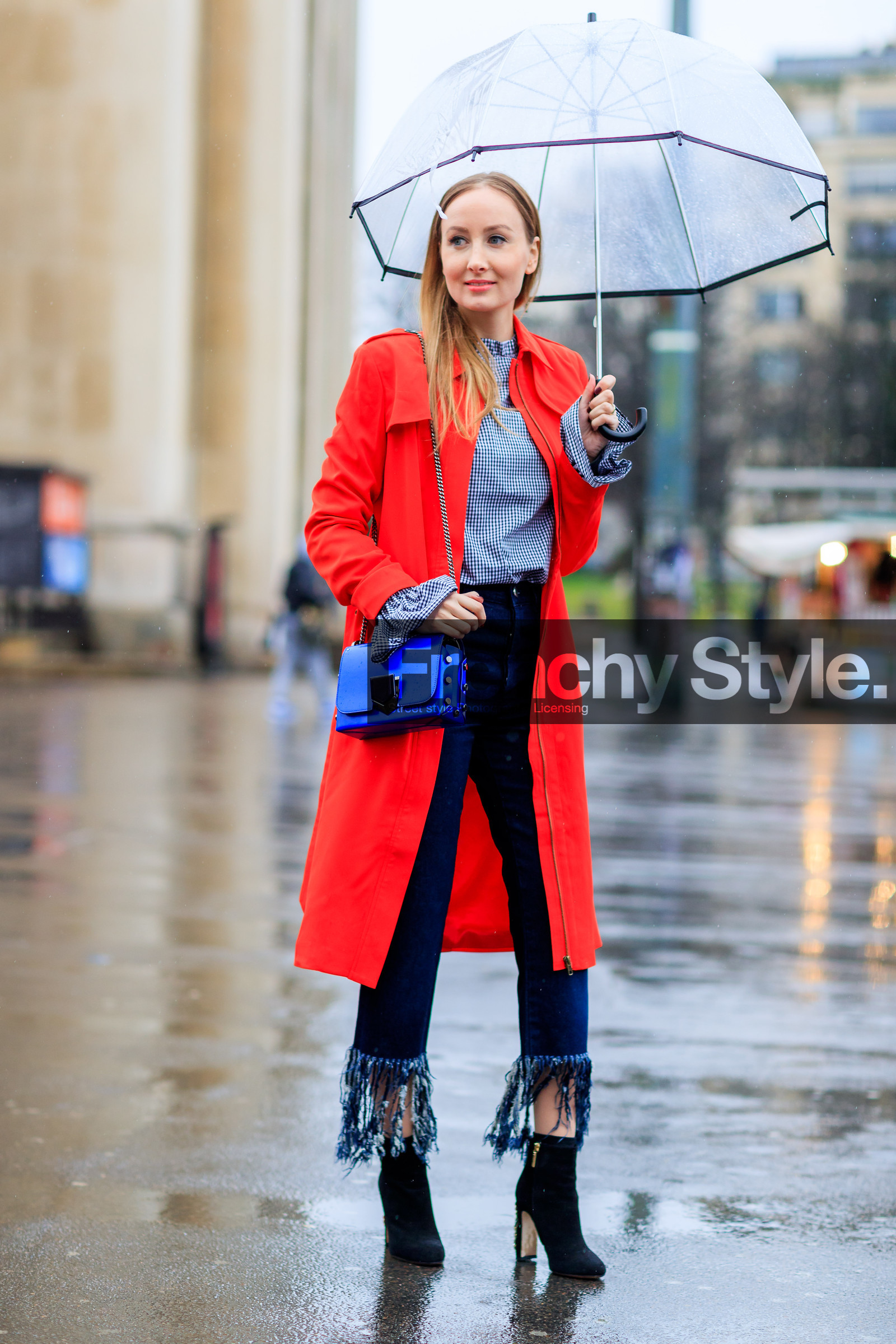 AUTUMN WINTER 2017-2018, AW 17-18, black shoes, blue bag, blue denim, denim pants, FALL WINTER 2017-2018, fashion week, frenchystyle, full length, FW, FW 17-18, gingham, high heels, jeans, jonathan paciullo, leather bag, leather shoes, PARIS, PFW, red coat, ripped pants, street style, trousers, umbrella, vertical