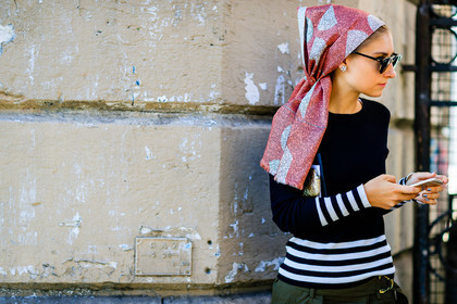 atmosphere details, detail, fashion week, frenchystyle, FW, green pants, headband, horizontal, jenny walton, jonathan paciullo, navy sweater, PARIS, PFW, red scarf, SPRING SUMMER 2017, SS 17, street style, striped top, sunglasses