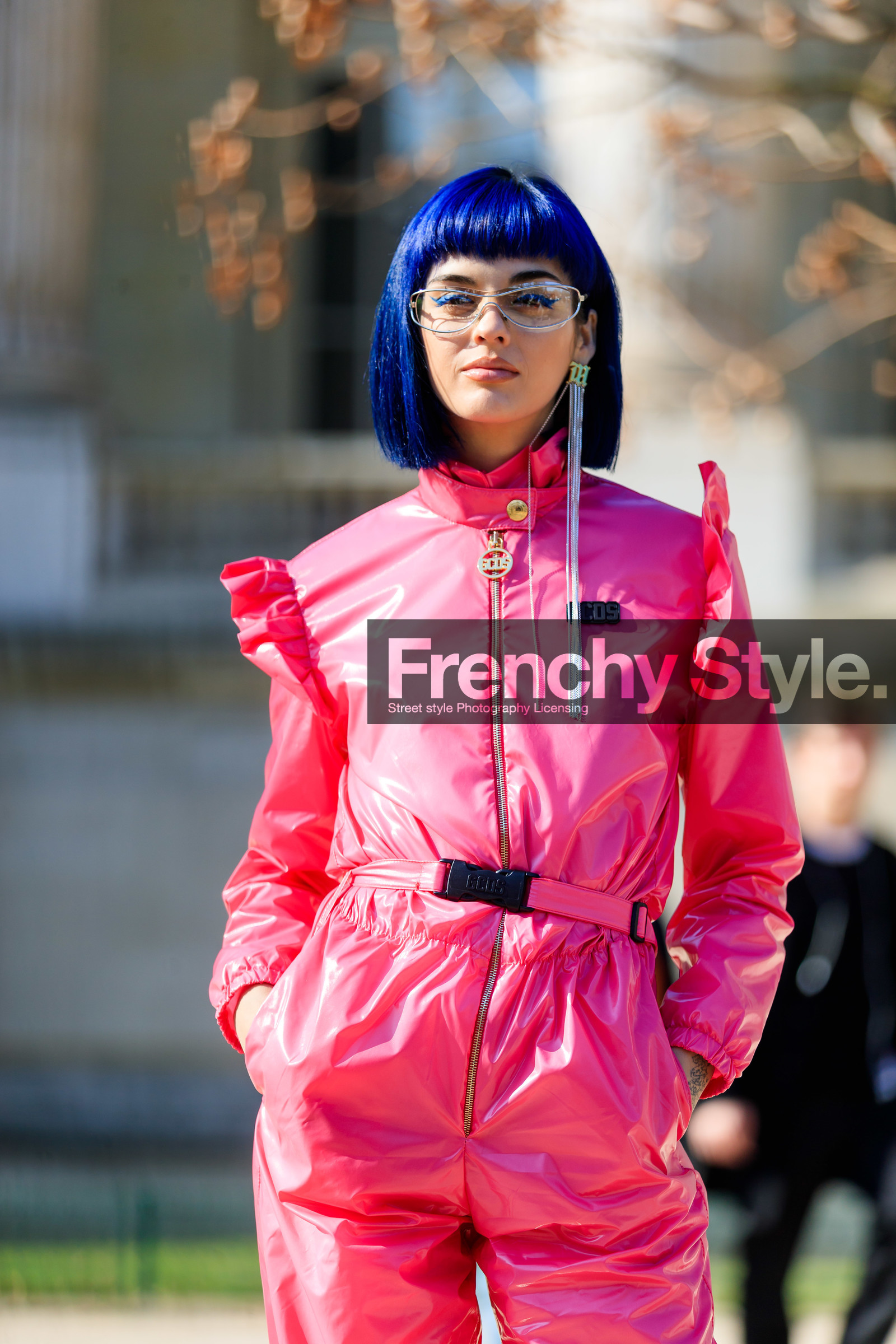 blue hair, dyed hair, earrings, pink jumpsuit, sita abellan, sunglasses, trousers, PARIS, PFW, street style, jonathan paciullo, FW, frenchystyle, fashion week, AUTUMN WINTER 2019-2020, AW 19-20, FALL WINTER 2019-2020, FW 19-20, vertical, atmosphere details, detail
