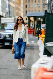 erika boldrin, bottega veneta bag, beige clutch, light beige clutch, white leather sandals, kitten heels sandals, blue jeans, cropped jeans, denim, denim bermuda shorts, white jacket, white t-shirt, blue sunglasses, golden necklace, big necklace, plaited necklace, fashion week, frenchystyle, FW, jonathan paciullo, street style, NYFW, NEW YORK, AUTUMN WINTER 2020-2021, FALL WINTER 2020-2021, FW 20-21, vertical, full length