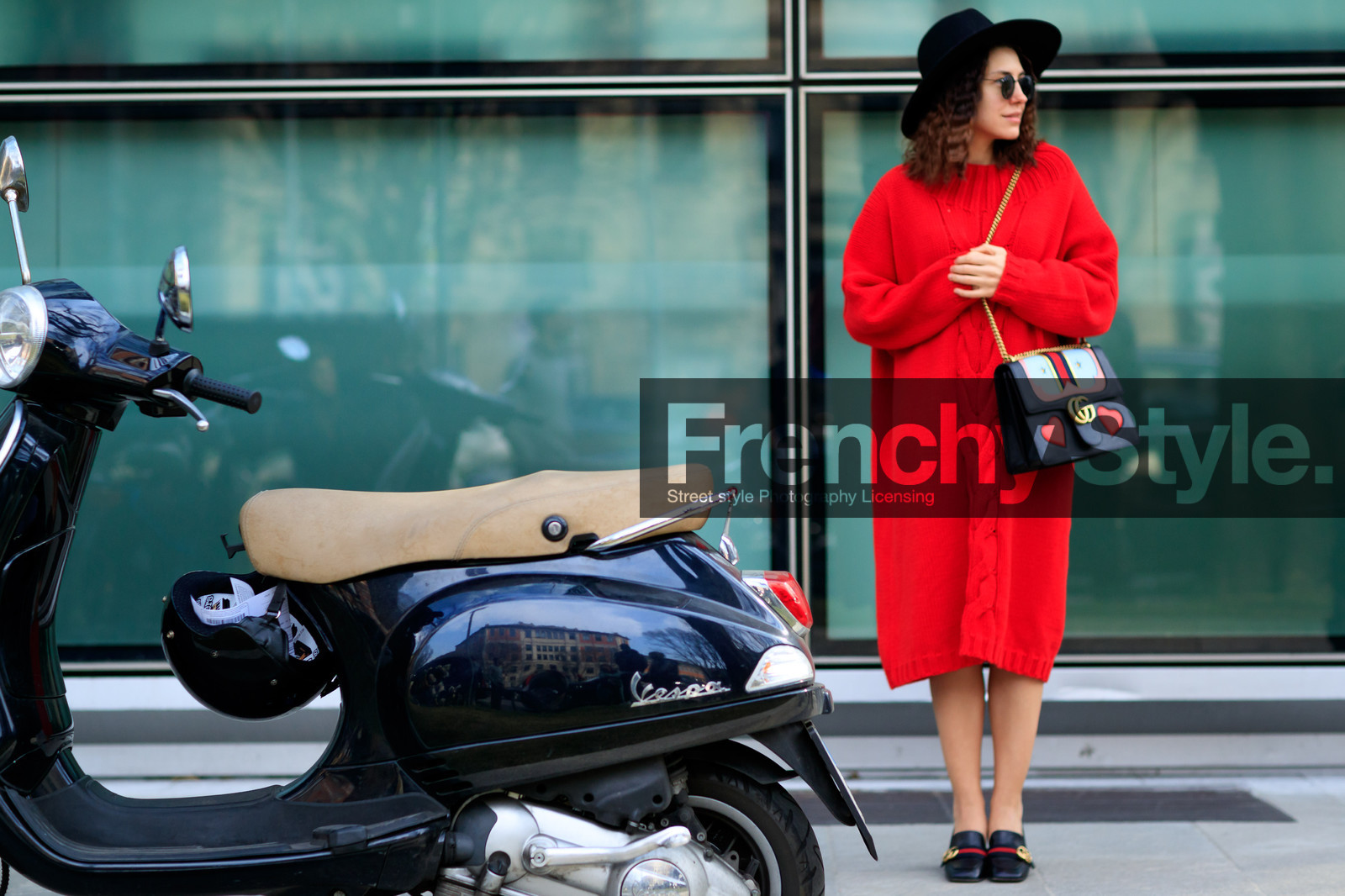 atmosphere details, AUTUMN WINTER 2017-2018, AW 17-18, black and white bag, black bag, black hat, black loafers, black shoes, drawings, FALL WINTER 2017-2018, fashion week, frenchystyle, full length, FW, FW 17-18, graphic bag, gucci, horizontal, jonathan paciullo, leather bag, leather shoes, MFW, MILAN, printed bag, red dress, street style, sunglasses, sweater dress